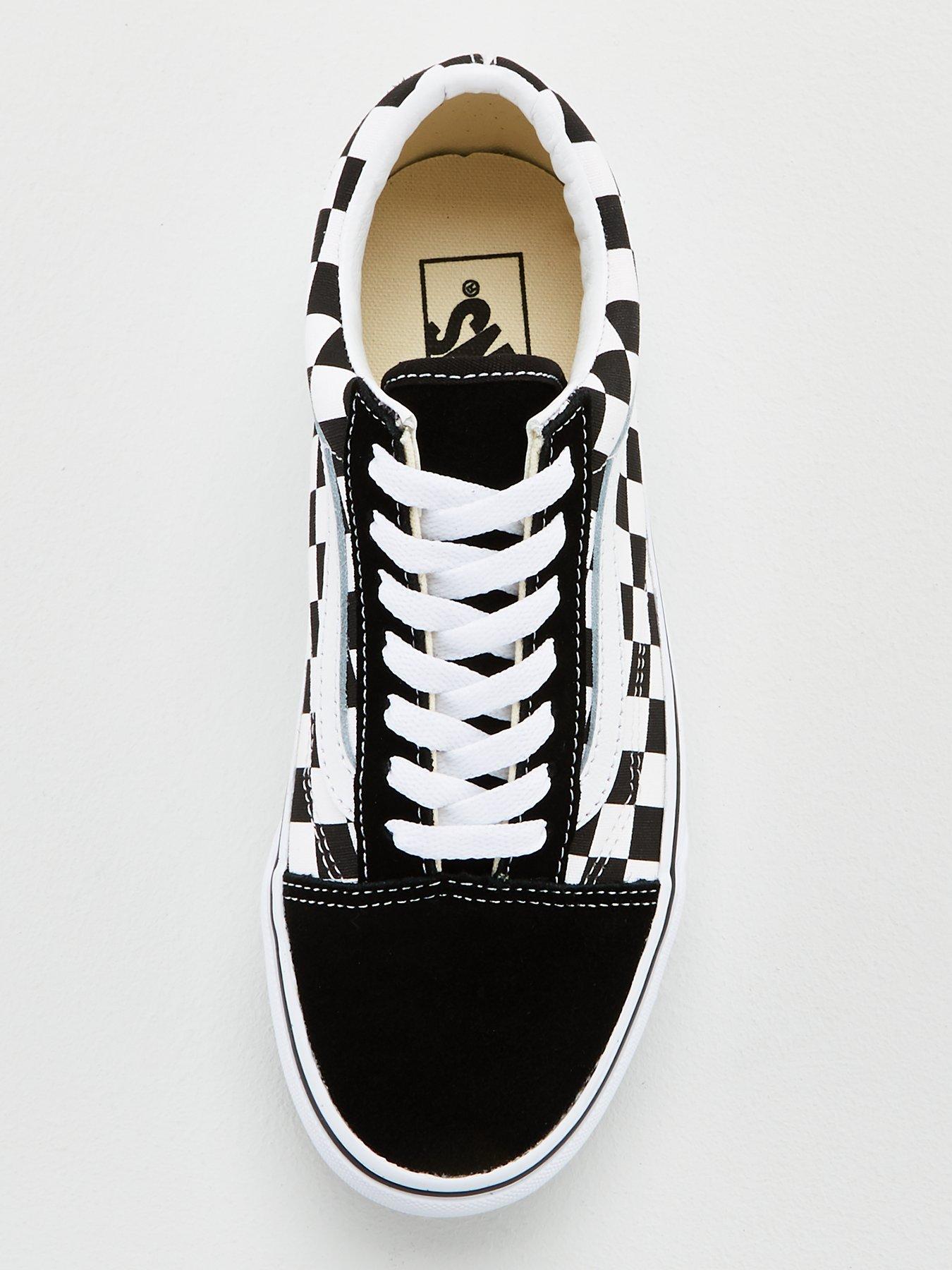 vans-womens-old-skool-platform-trainers-blackwhiteoutfit