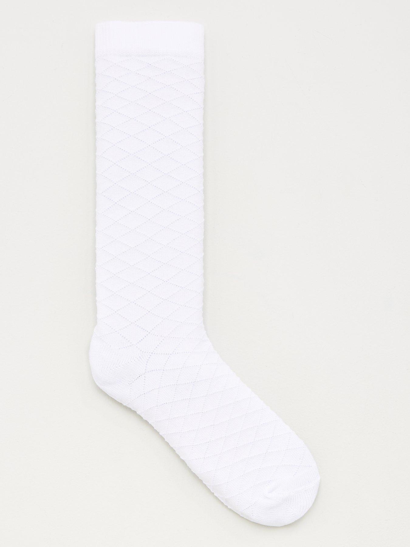 Image 2 of 3 of The Very Collection Girls 5 Pack Diamond Stitch Knee Length Socks - White
