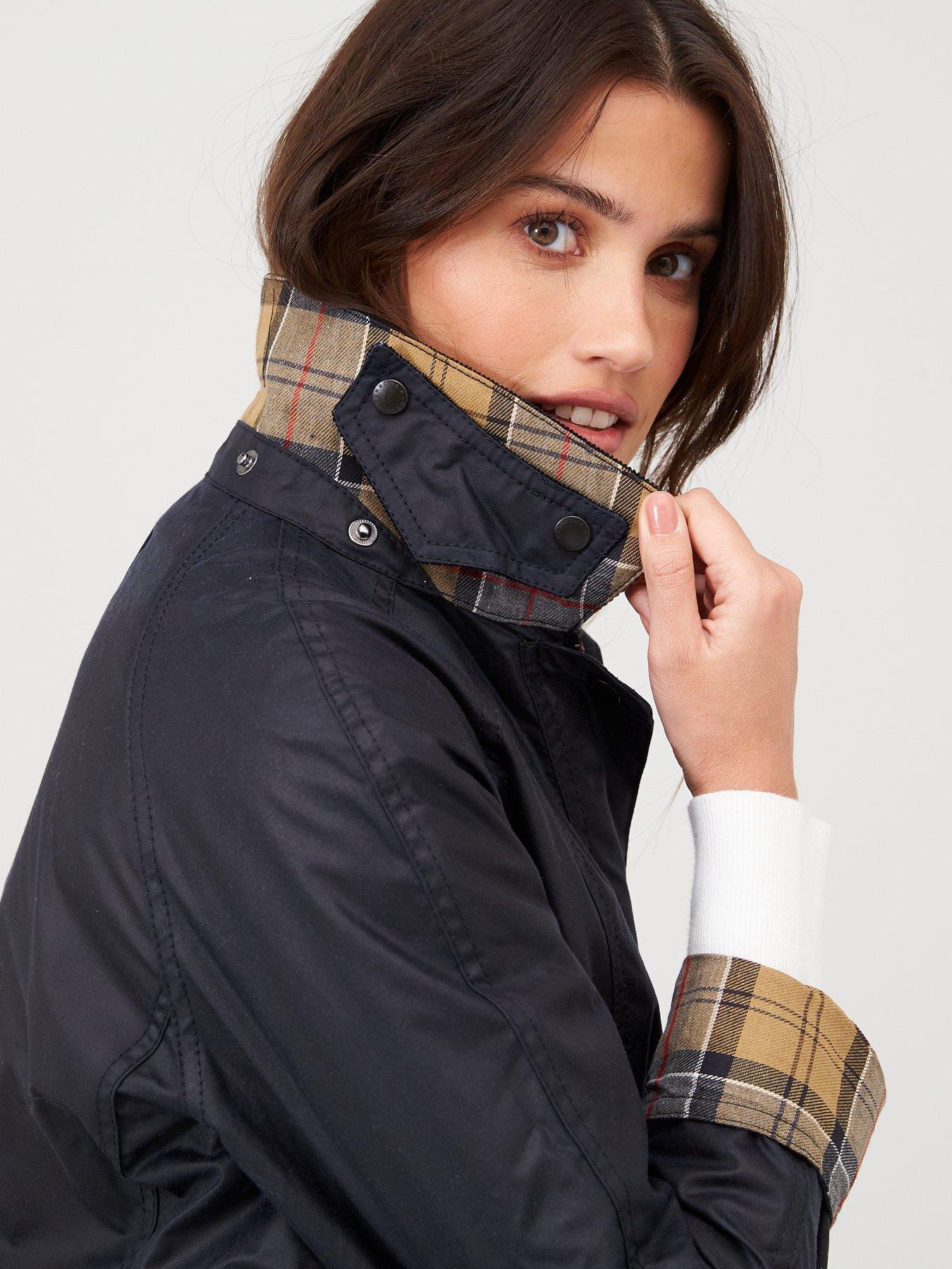 barbour-beadnell-wax-jacket-dark-navyoutfit