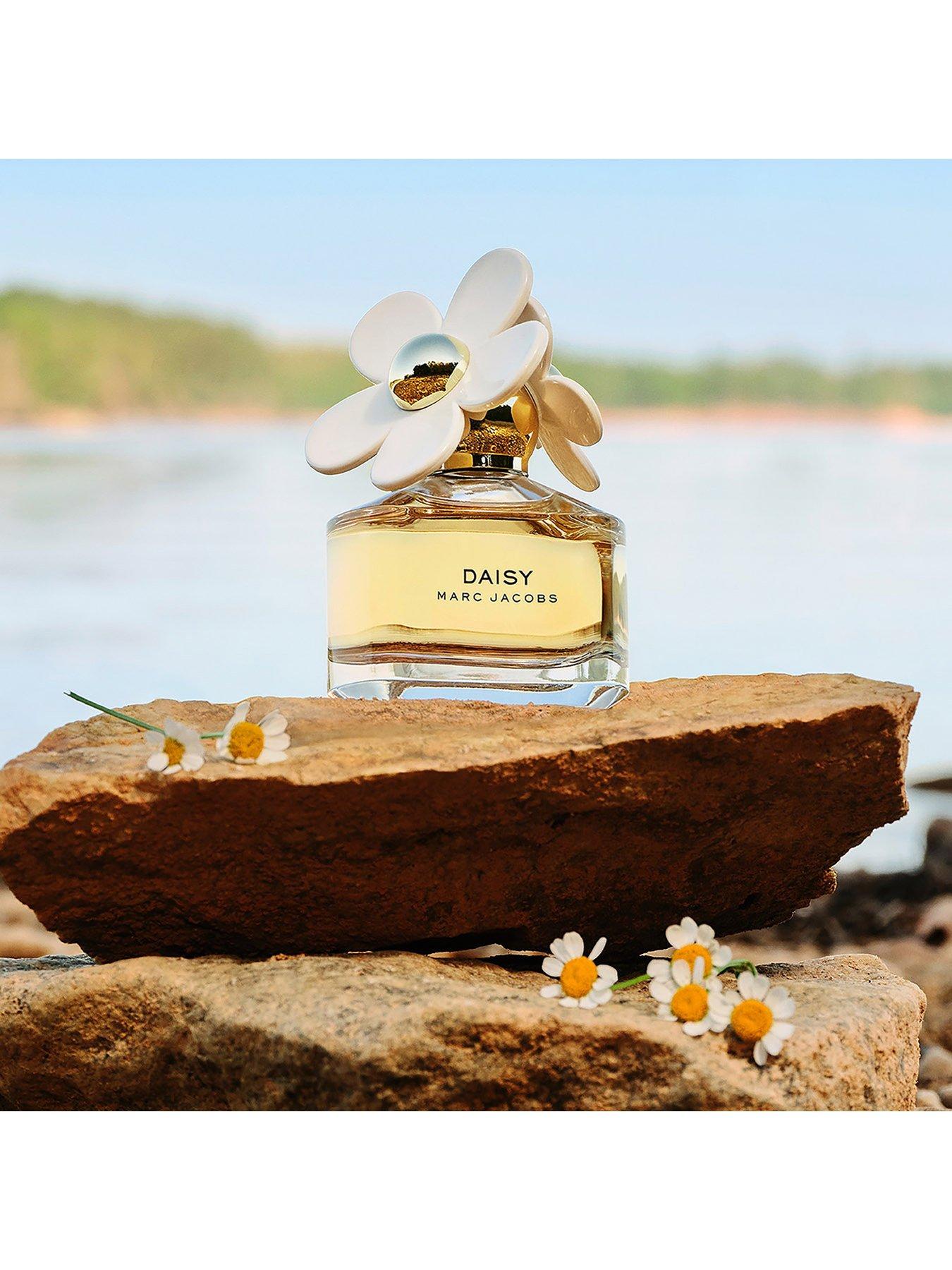 Image 3 of 6 of MARC JACOBS Daisy Eau de Toilette&nbsp;30ml