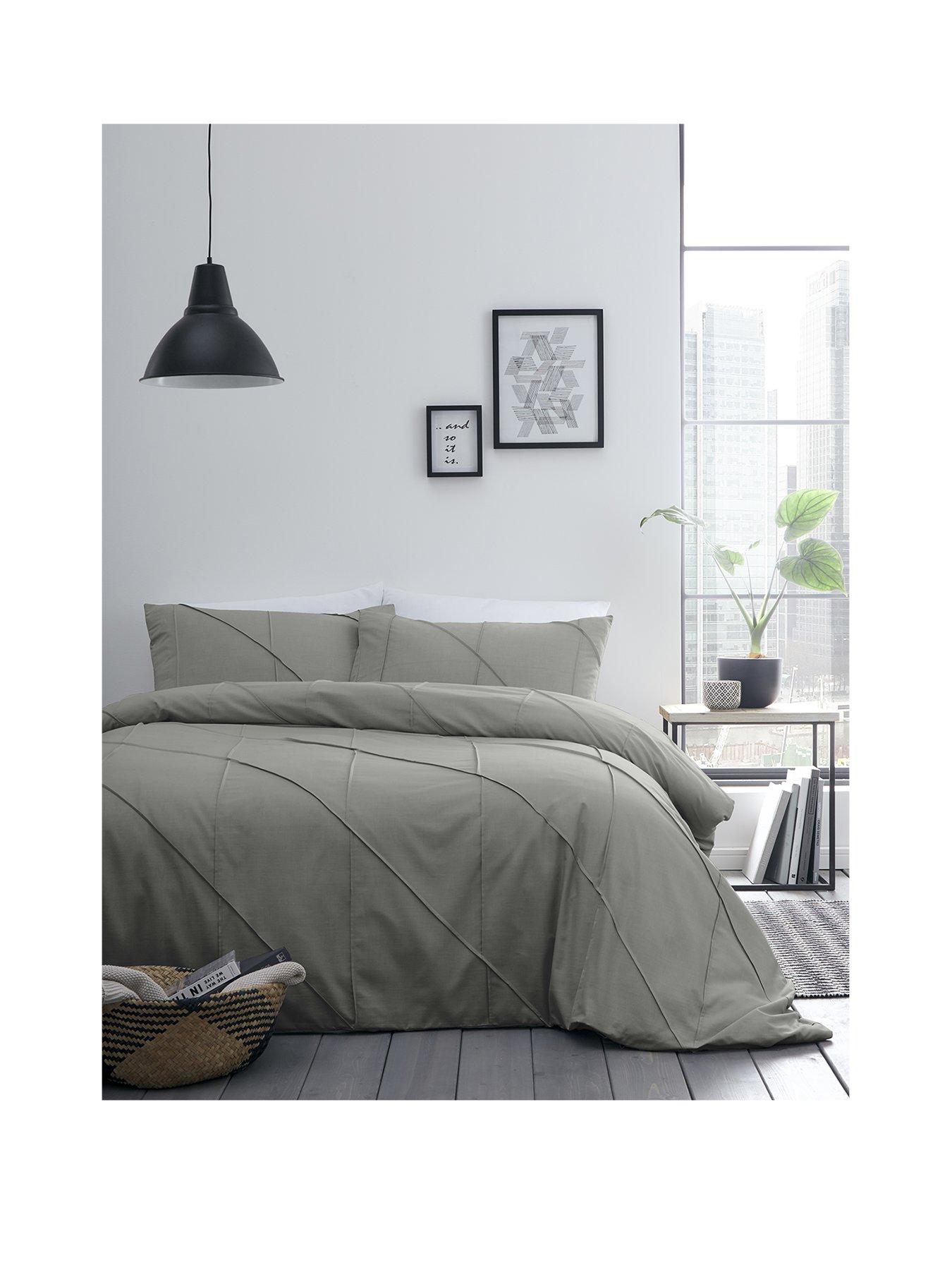 serene-dart-duvet-cover-set-grey