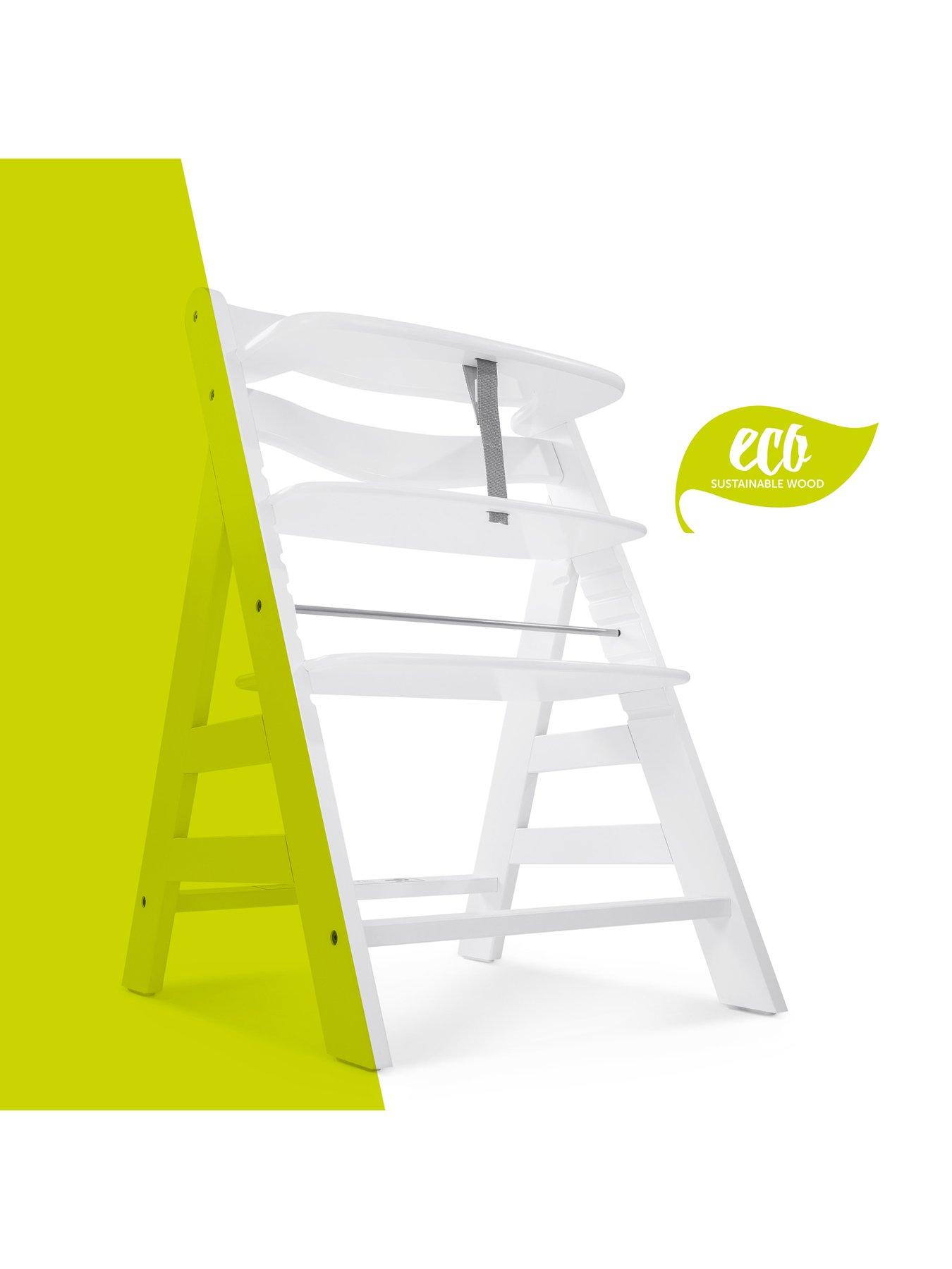 hauck-alpha-wooden-highchair-whiteoutfit