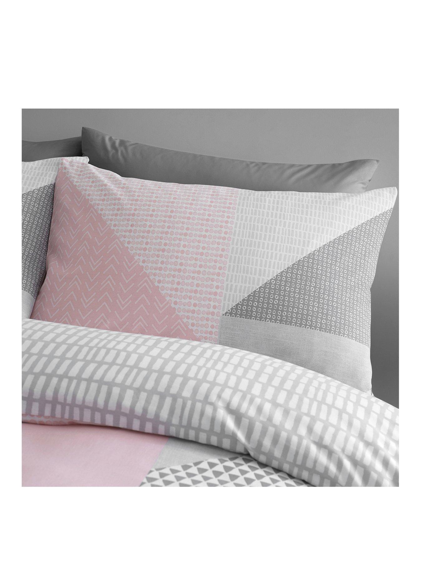 catherine-lansfield-larsson-geo-duvet-cover-set-pinkstillFront