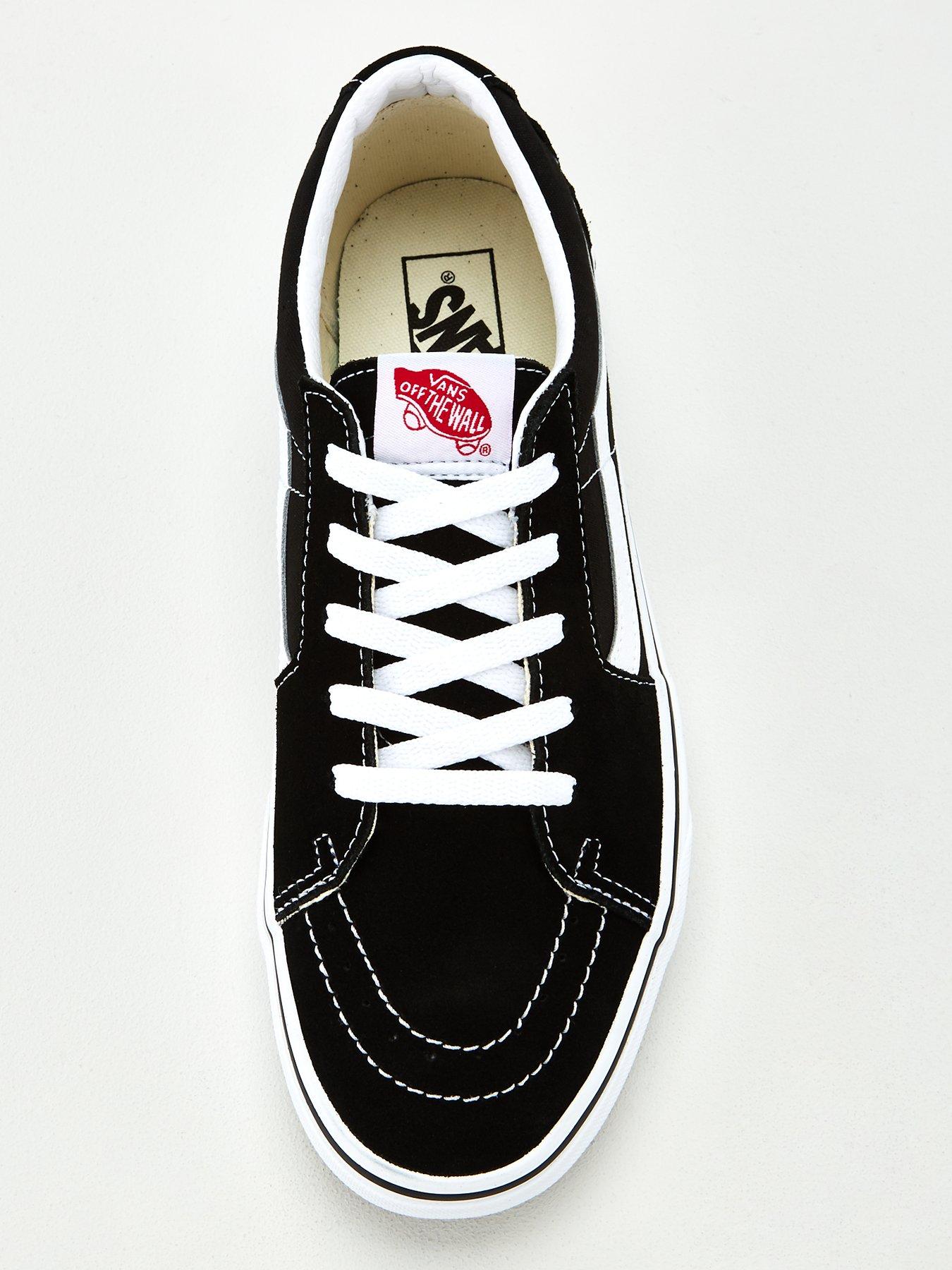 vans-mens-sk8-low-trainers-blackwhiteoutfit