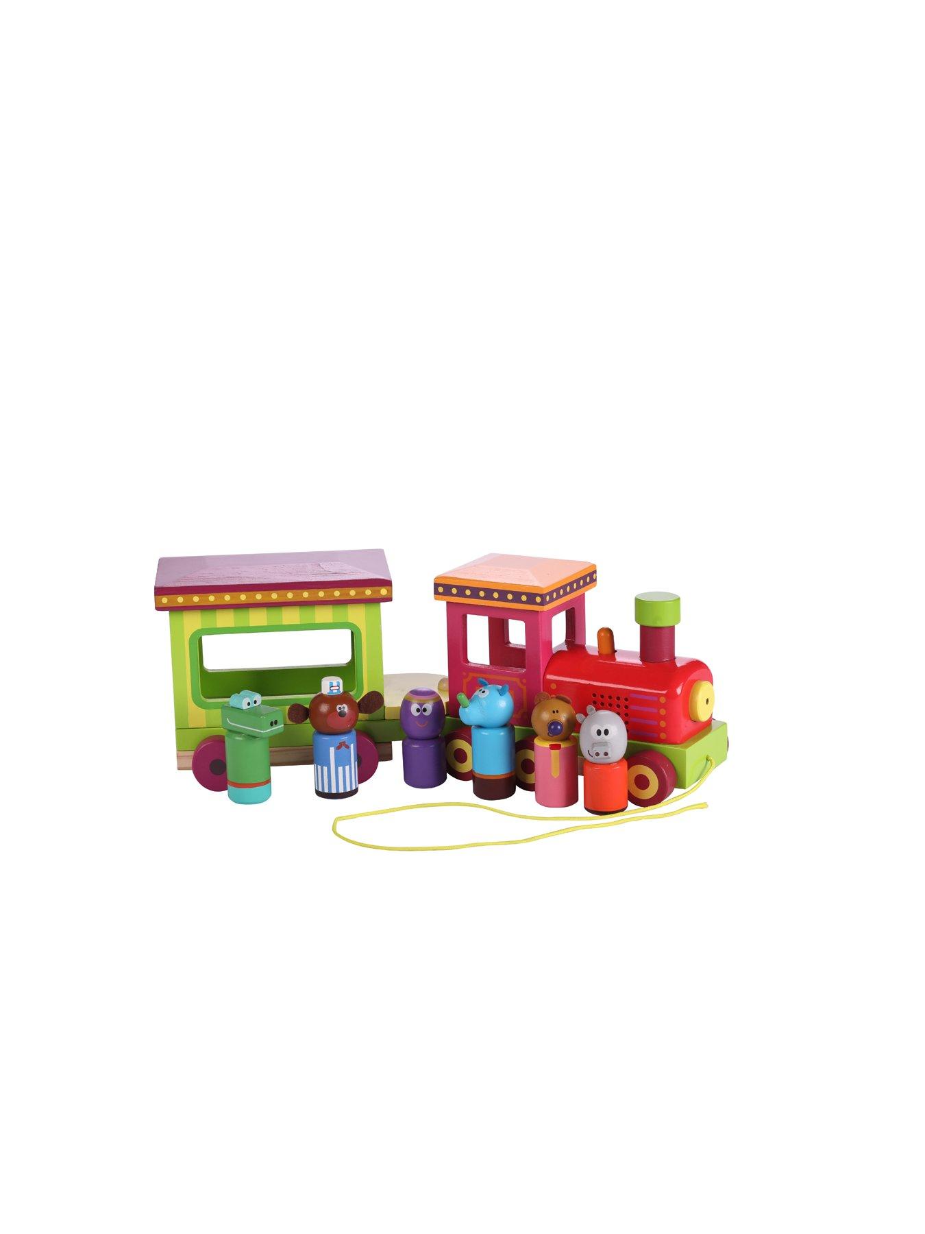 hey-duggee-wooden-light-and-sound-traindetail