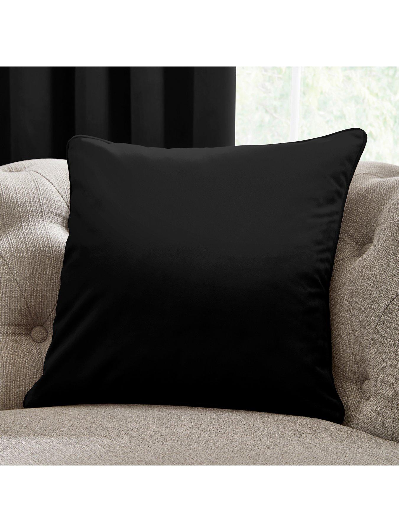 undefined Montrose Velvet Piped Cushion