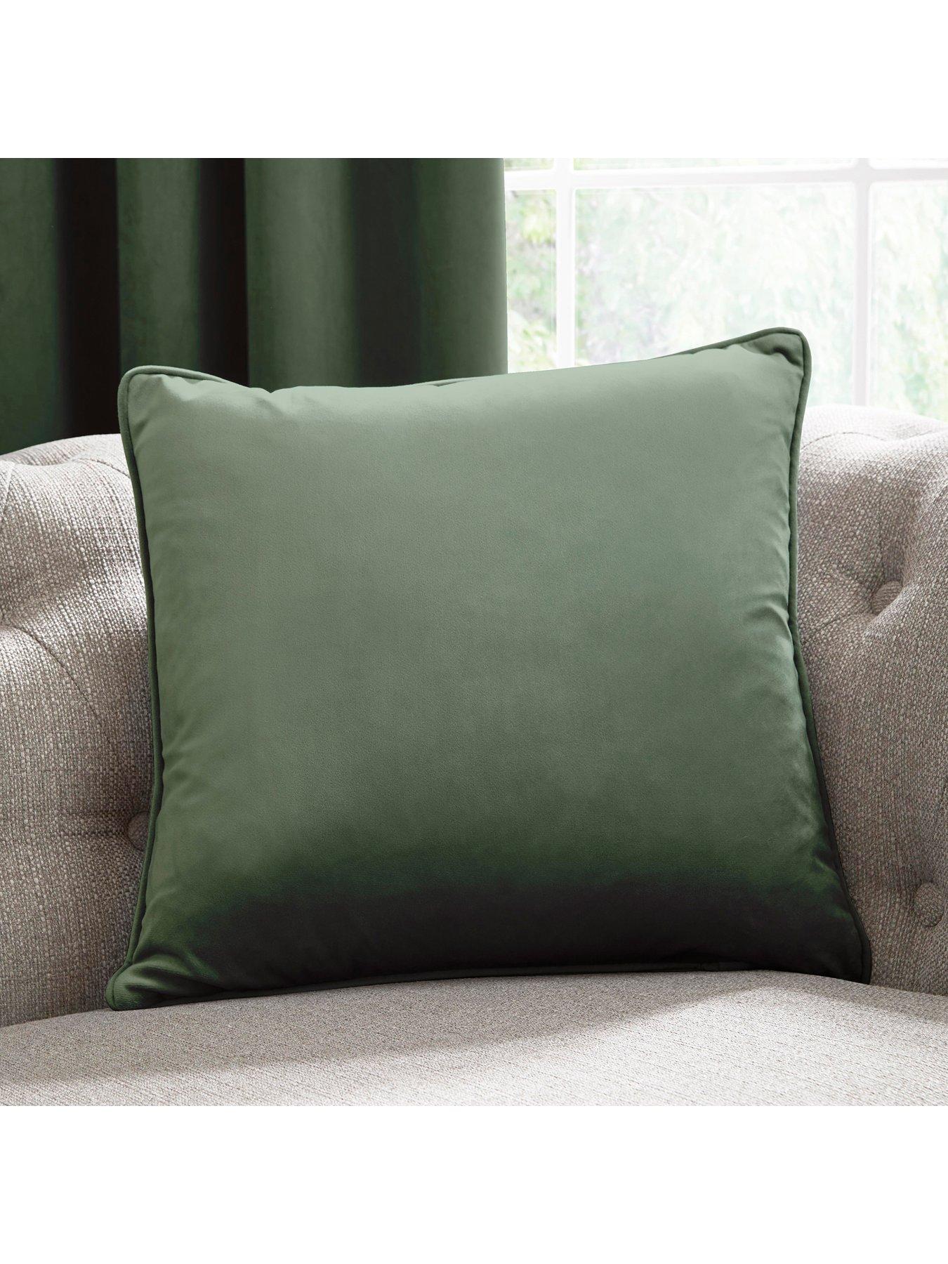 undefined Montrose Velvet Piped Cushion