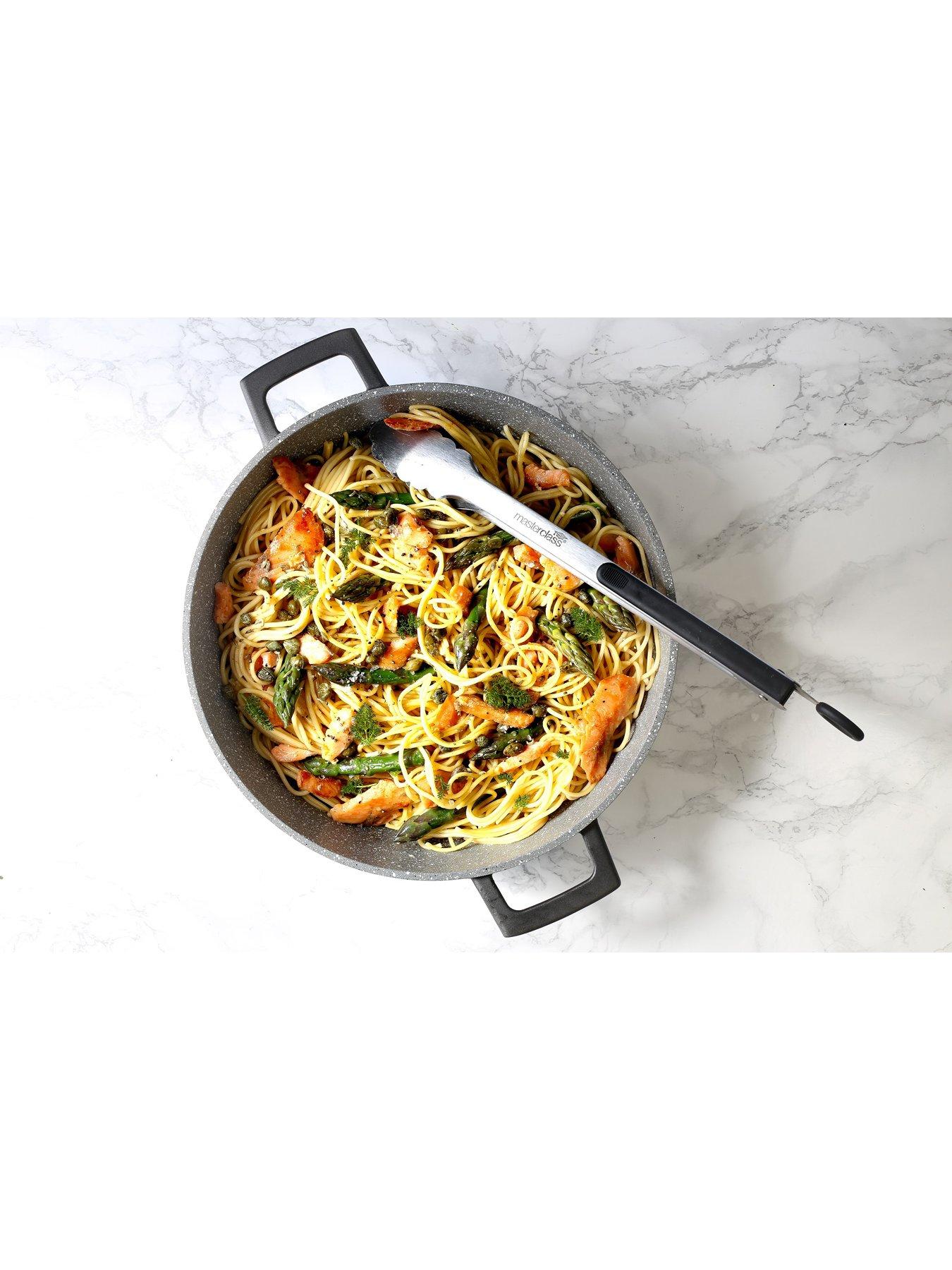 masterclass-lightweight-cast-aluminium-shallow-4-litre-casserole-dish-blackstillFront