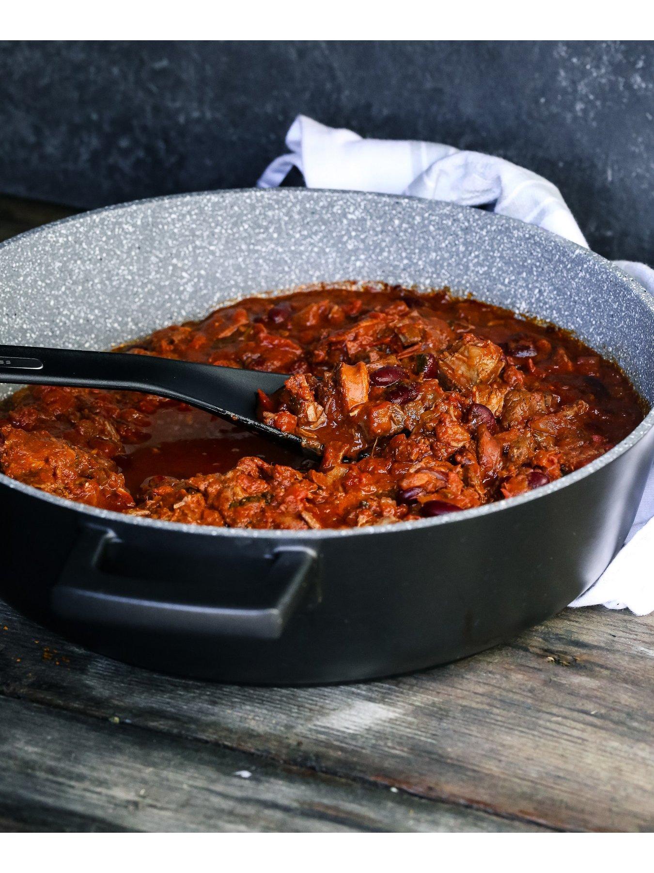 masterclass-lightweight-cast-aluminium-shallow-4-litre-casserole-dish-blackback
