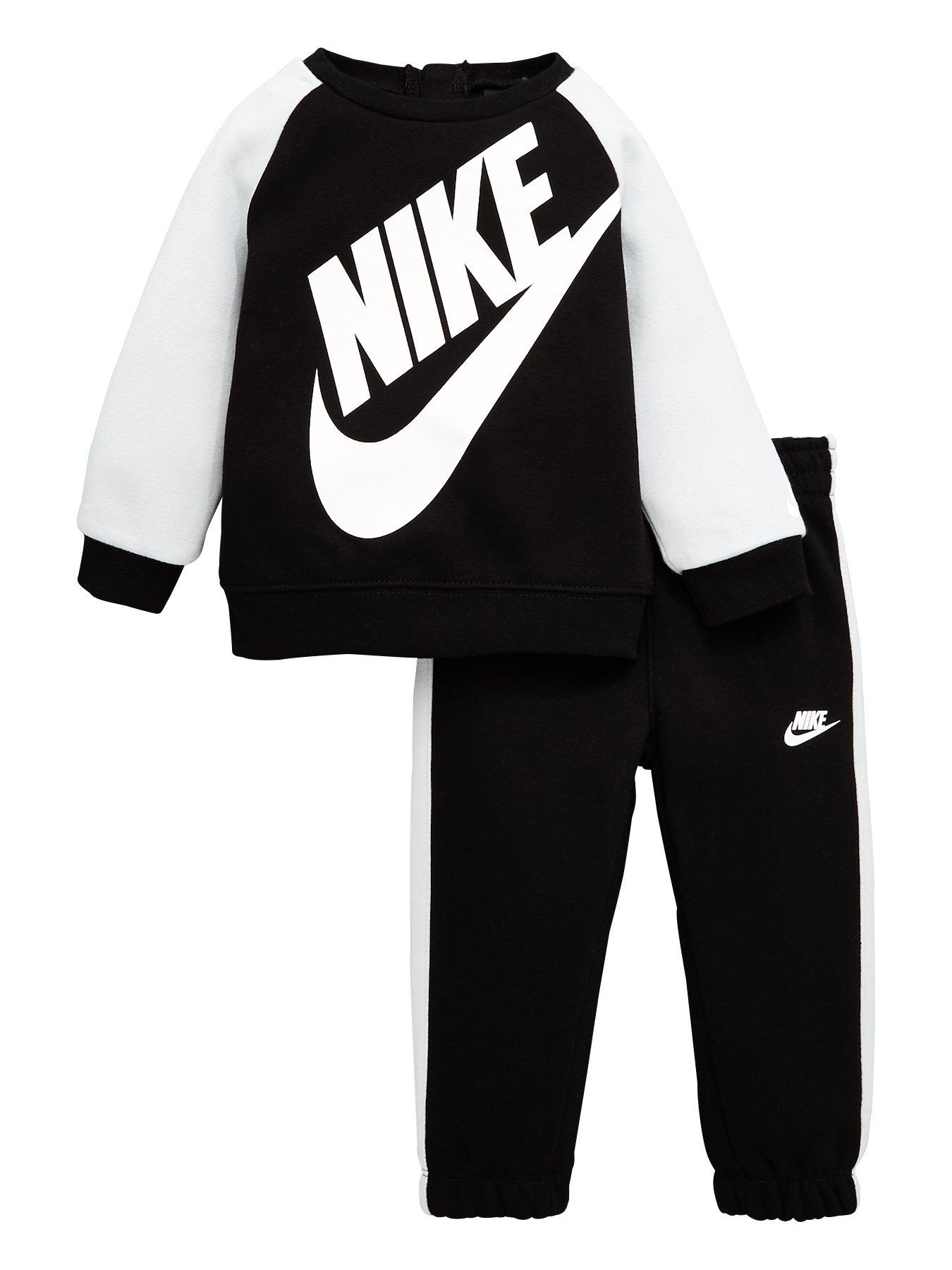 Infant boy nike outlet tracksuit