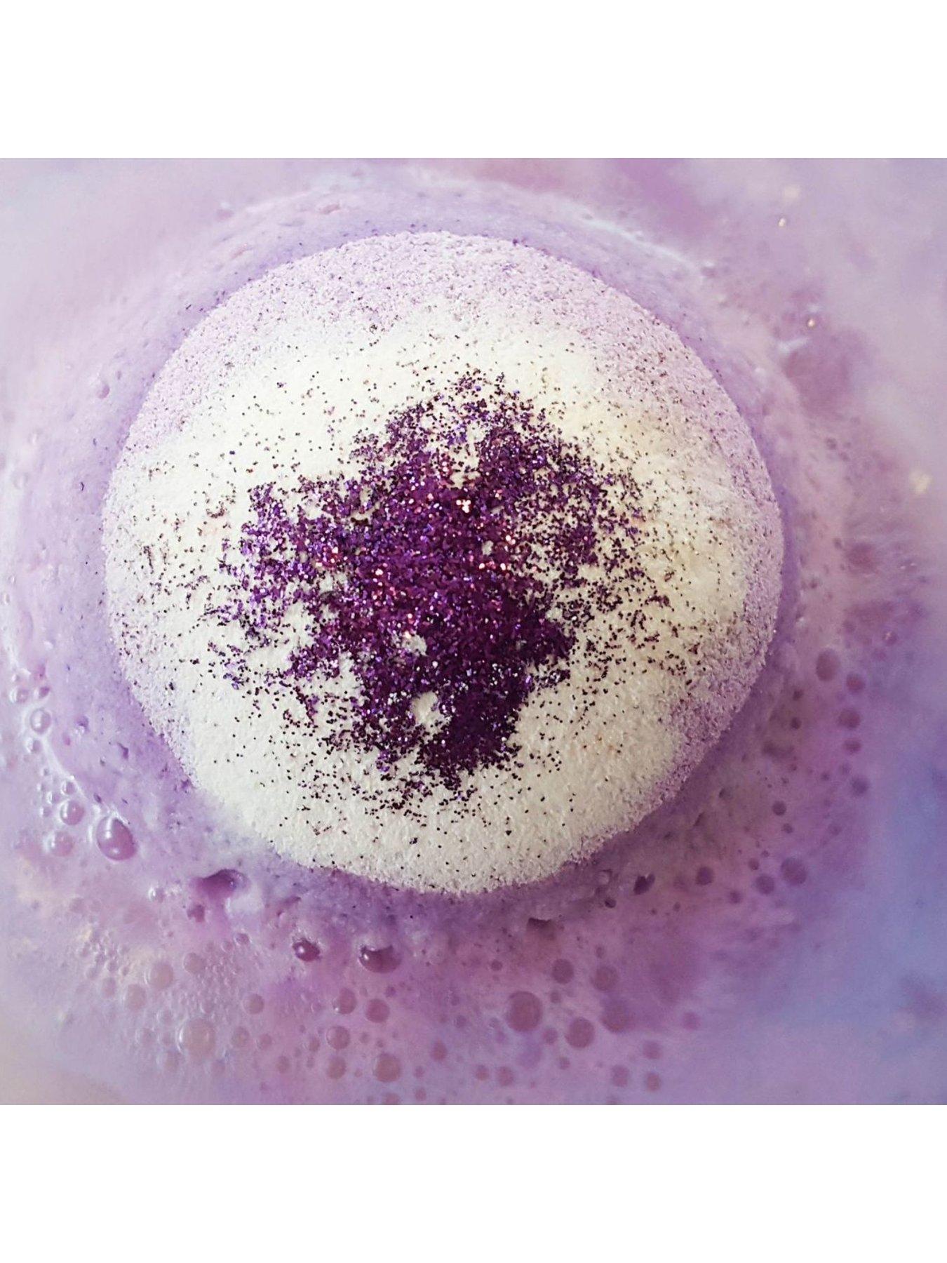 Image 3 of 3 of Bomb Cosmetics Unicorn Nights Bath Bomb Gift Set