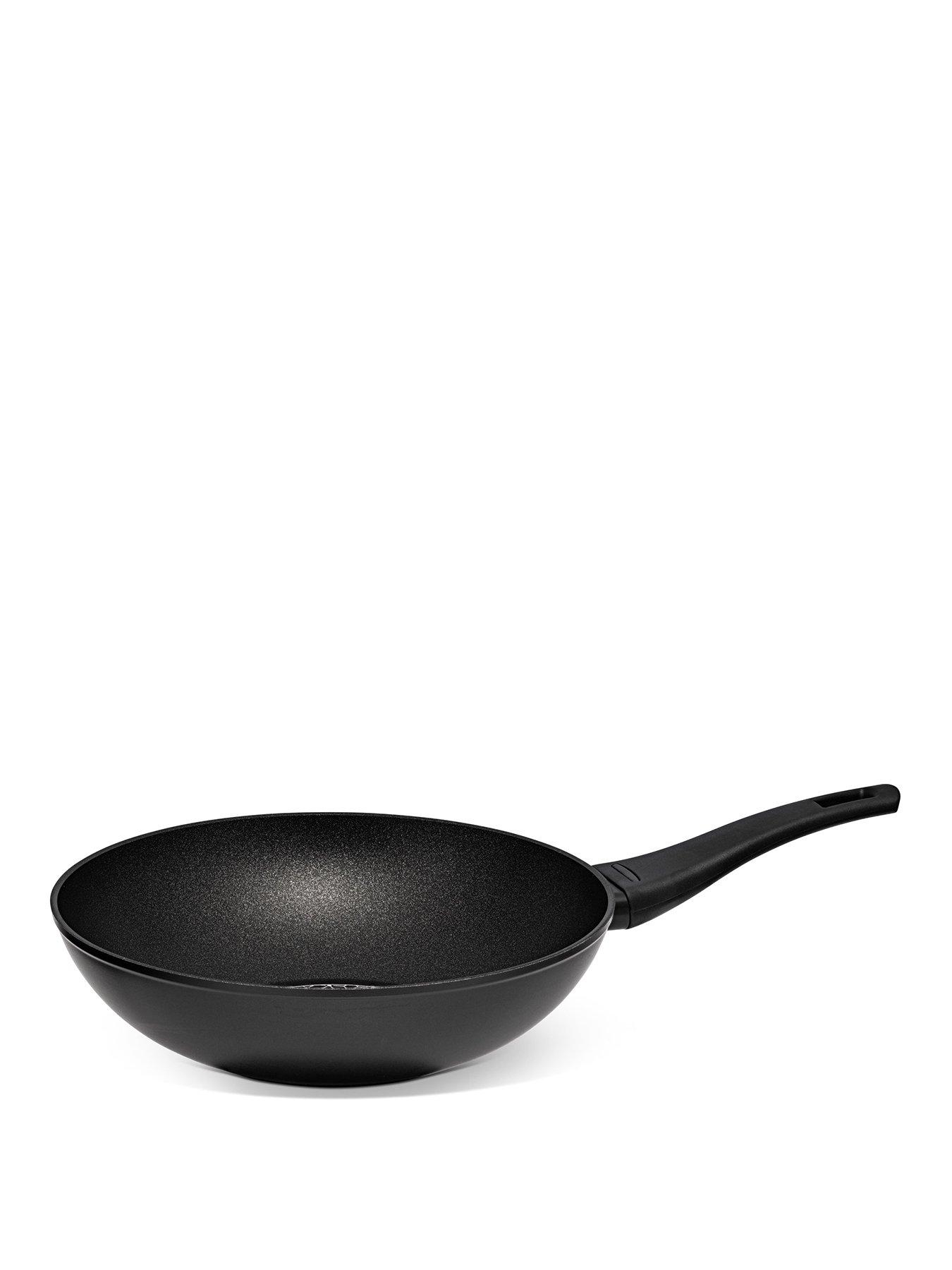 https://media.very.ie/i/littlewoodsireland/QATJC_SQ1_0000000088_NO_COLOR_SLf/prestige-thermo-smart-28-cm-stir-fry-pan.jpg?$180x240_retinamobilex2$