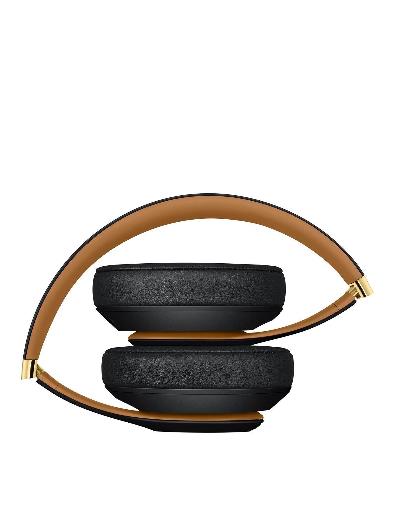 Studio 3 Wireless Over-Ear Headphones - The Beats Skyline Collection