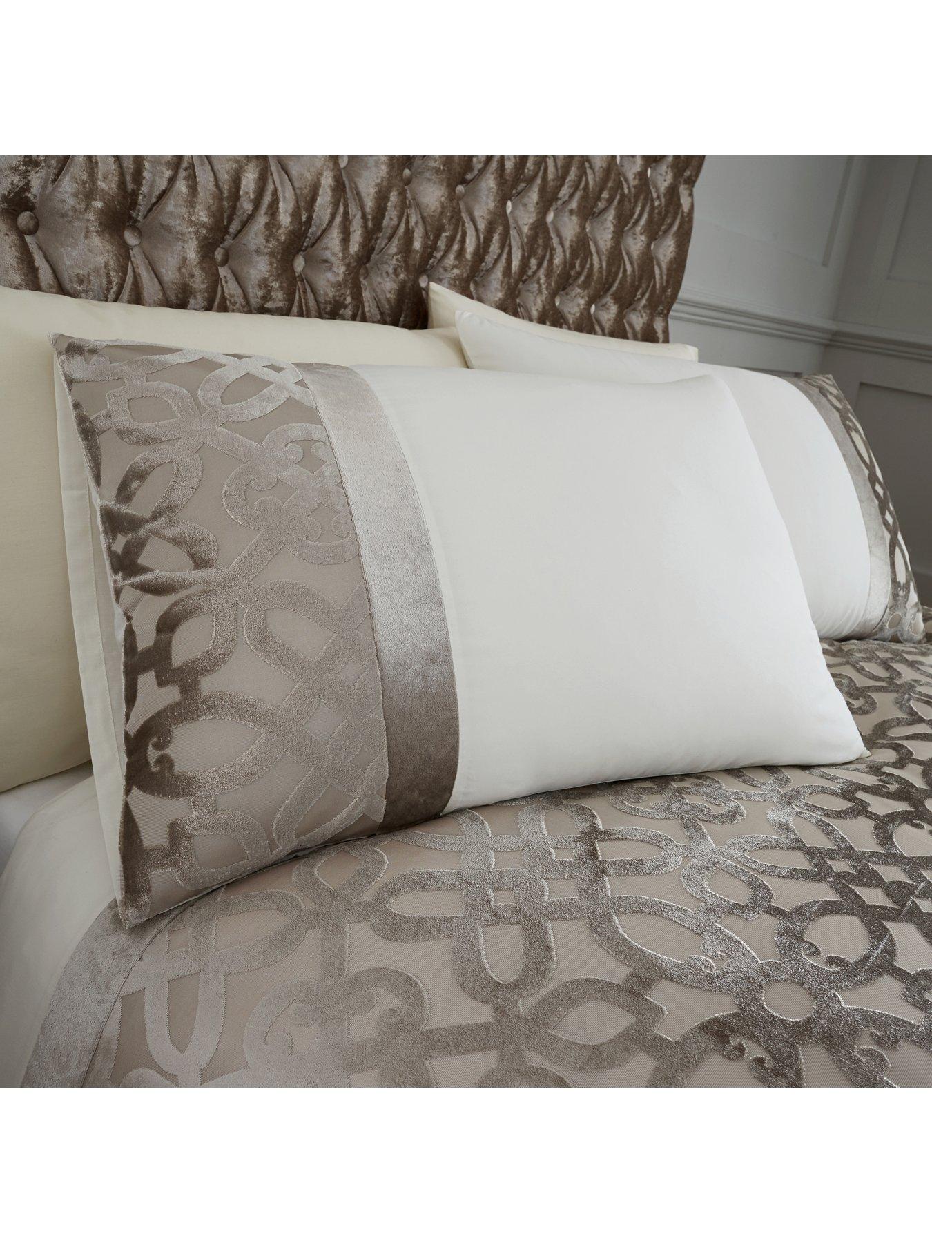 catherine-lansfield-lattice-cut-velvet-duvet-covernbspset-naturalback