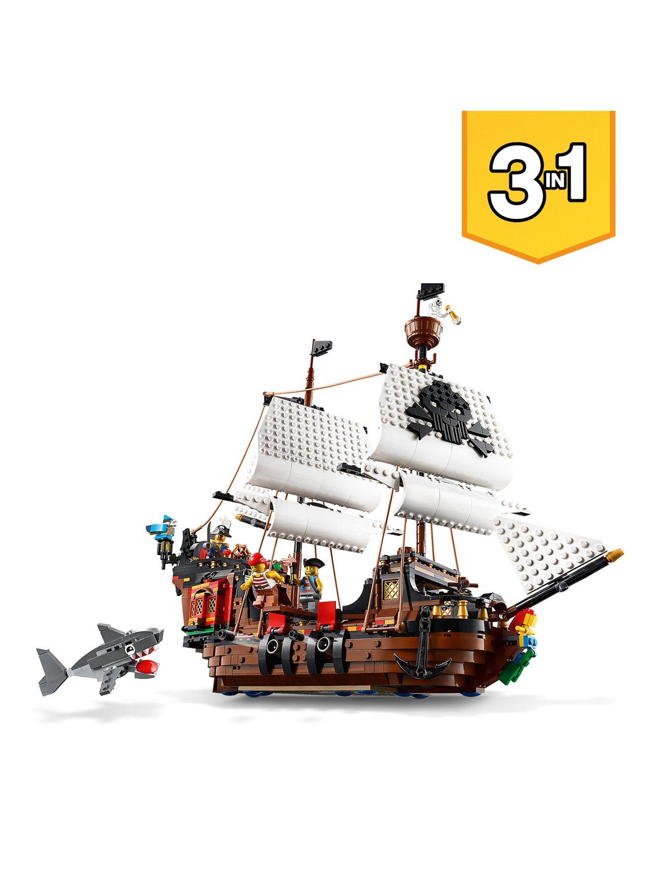 lego-creator-pirate-shipoutfit