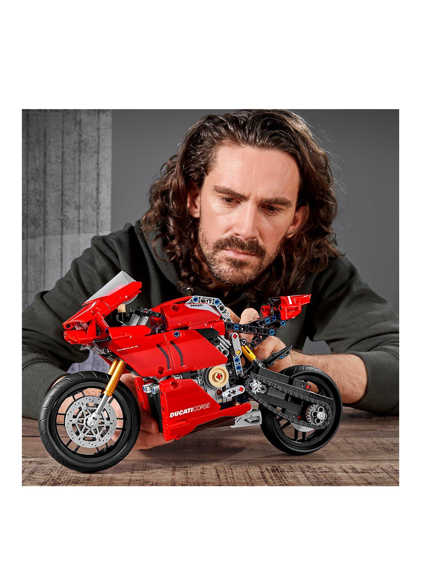 lego-technic-ducati-panigale-v4-r-42107stillFront