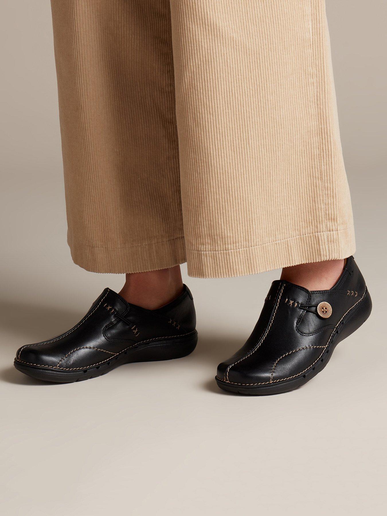 Image 6 of 6 of Clarks Un Loop Flat Leather Shoe - Black