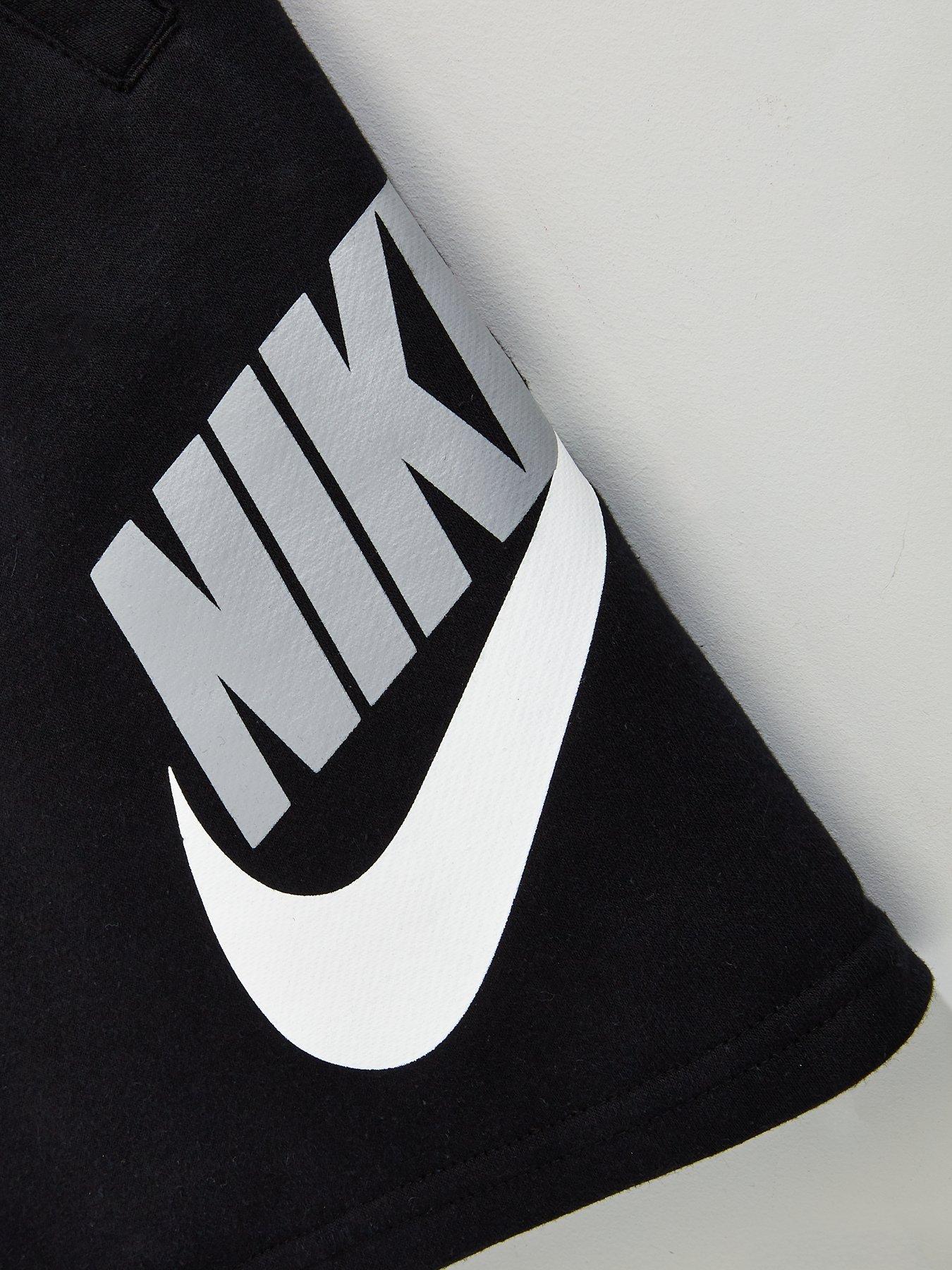 nike-boys-sportswear-club-short-blackoutfit