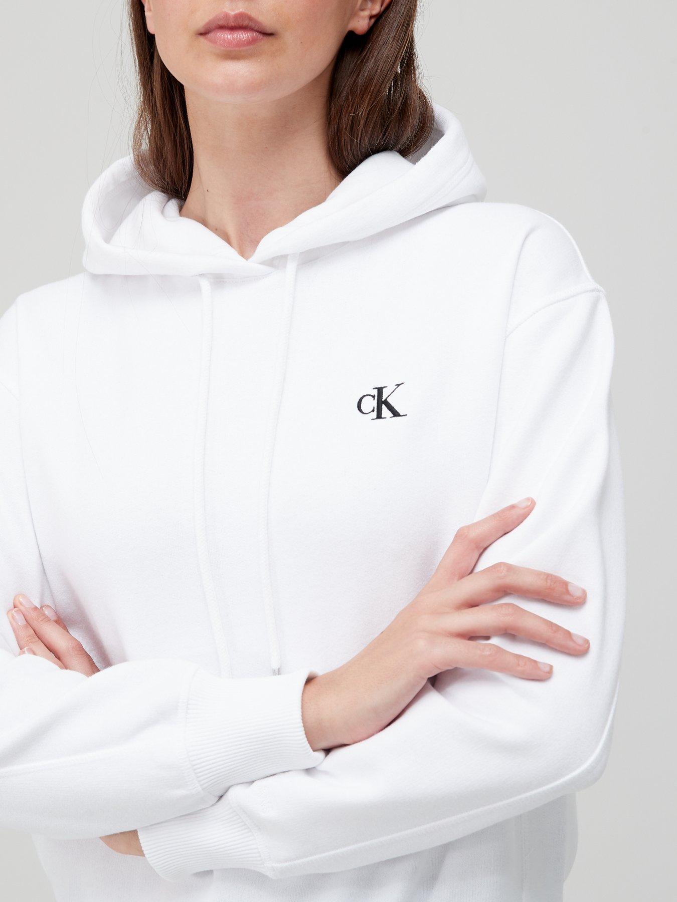 calvin-klein-jeans-embroidery-hoodie-whiteoutfit