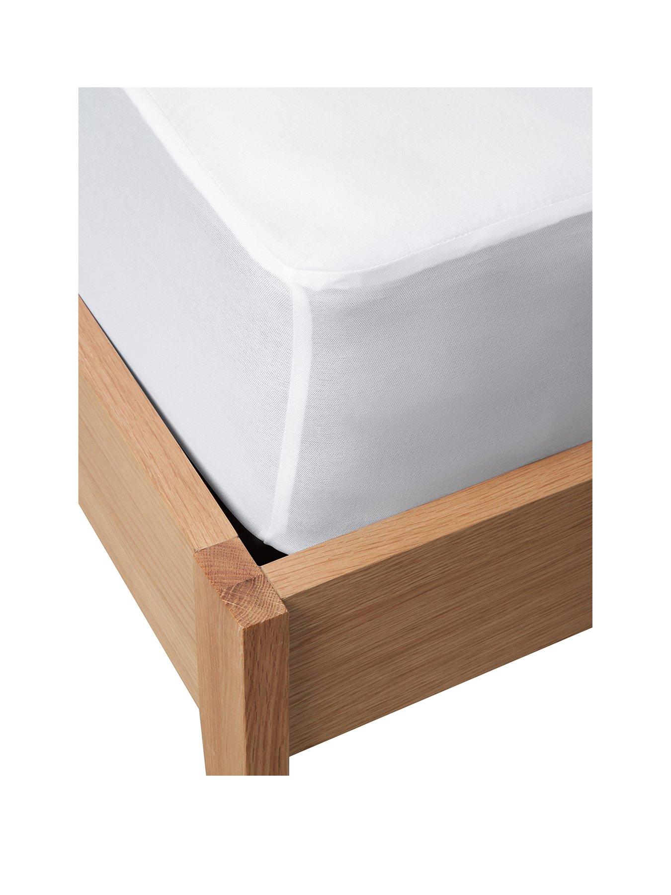 panda-london-bamboo-mattress-protector-whitestillFront