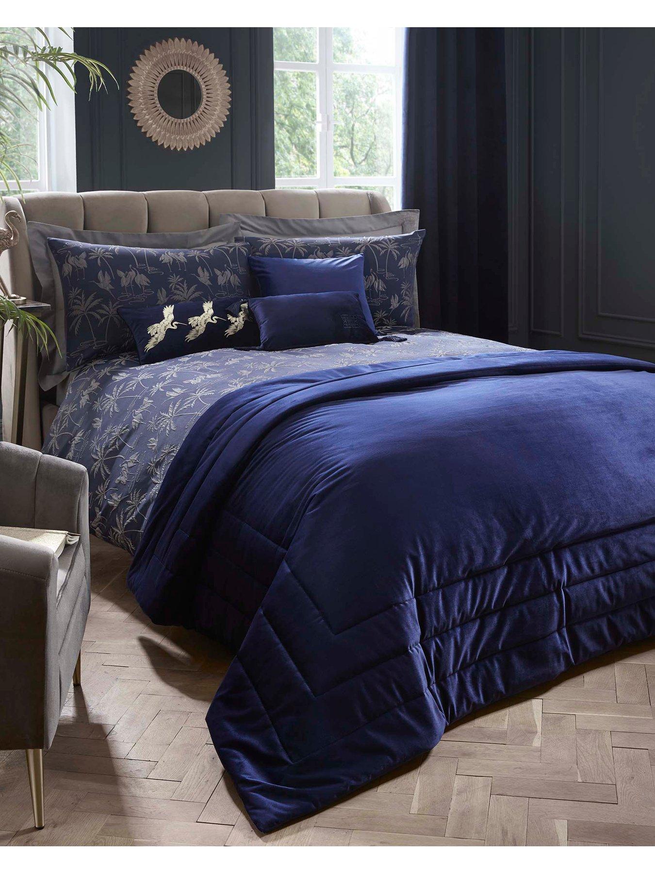 laurence-llewelyn-bowen-llb-chic-velvet-throw-navy