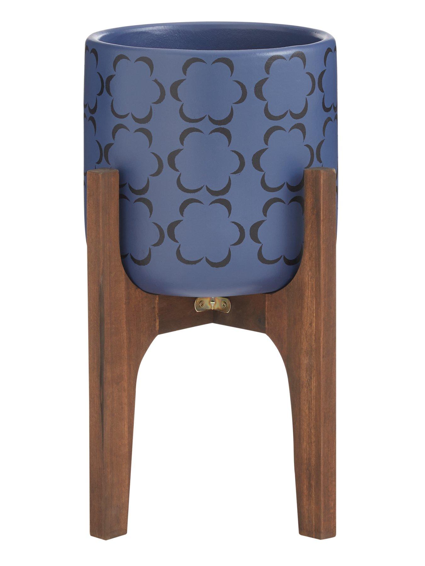 moroccan-pattern-planter-on-wooden-legsback