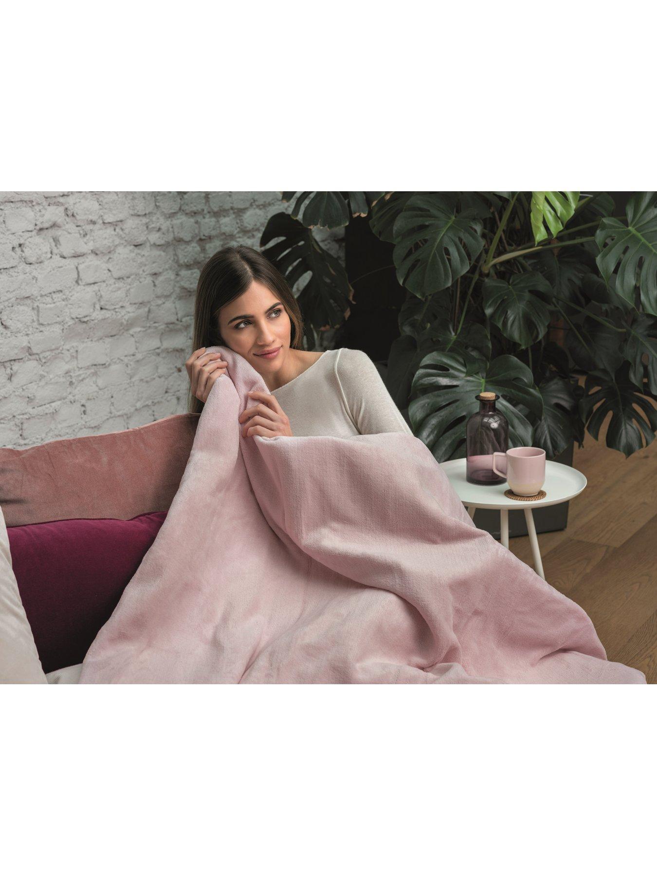 Image 2 of 8 of Dreamland Snuggle Up Warming Throw - Pink