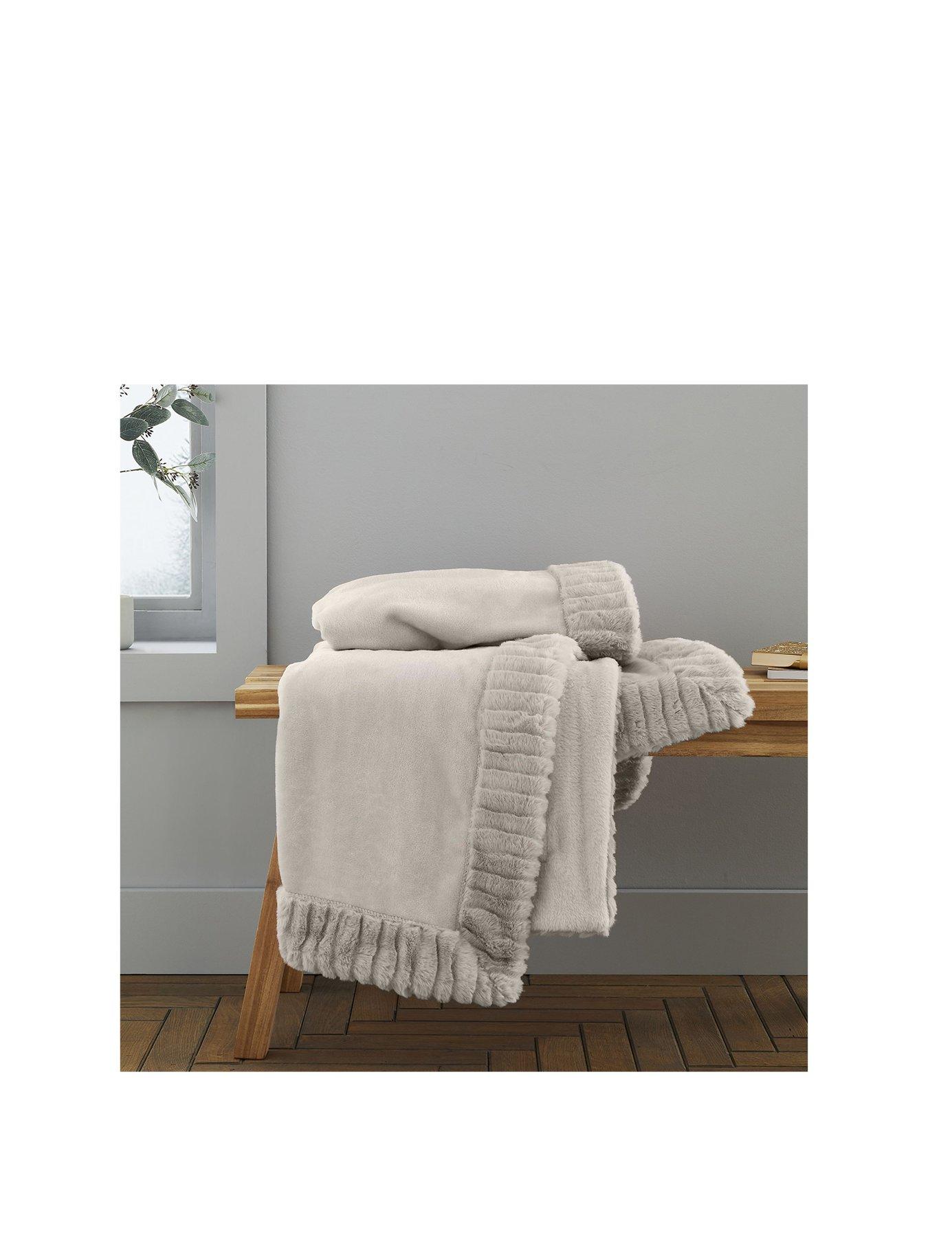 catherine-lansfield-velvet-amp-faux-fur-throw-blushstillFront