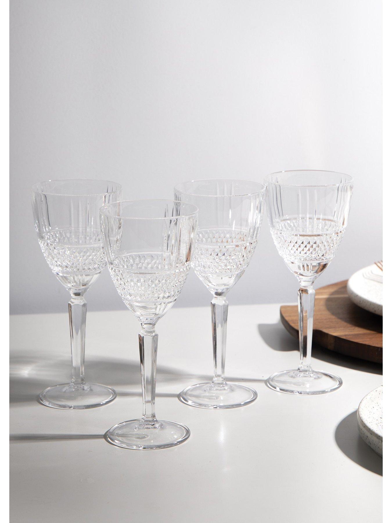maxwell-williams-verona-set-of-four-crystal-wine-glassesstillFront