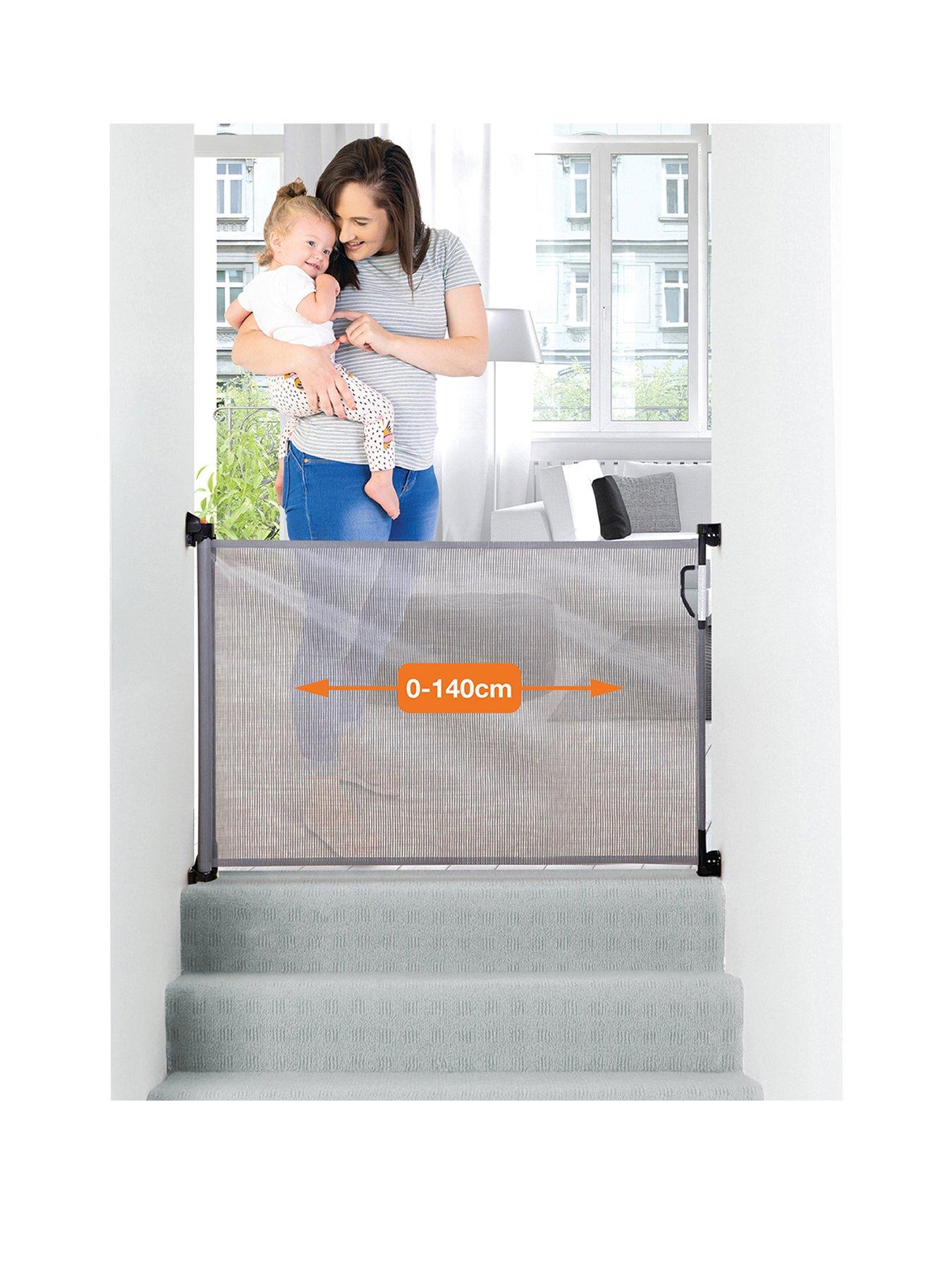 dreambaby-retractable-relocatable-gate-fits-gaps-0-140cm-greymeshfront