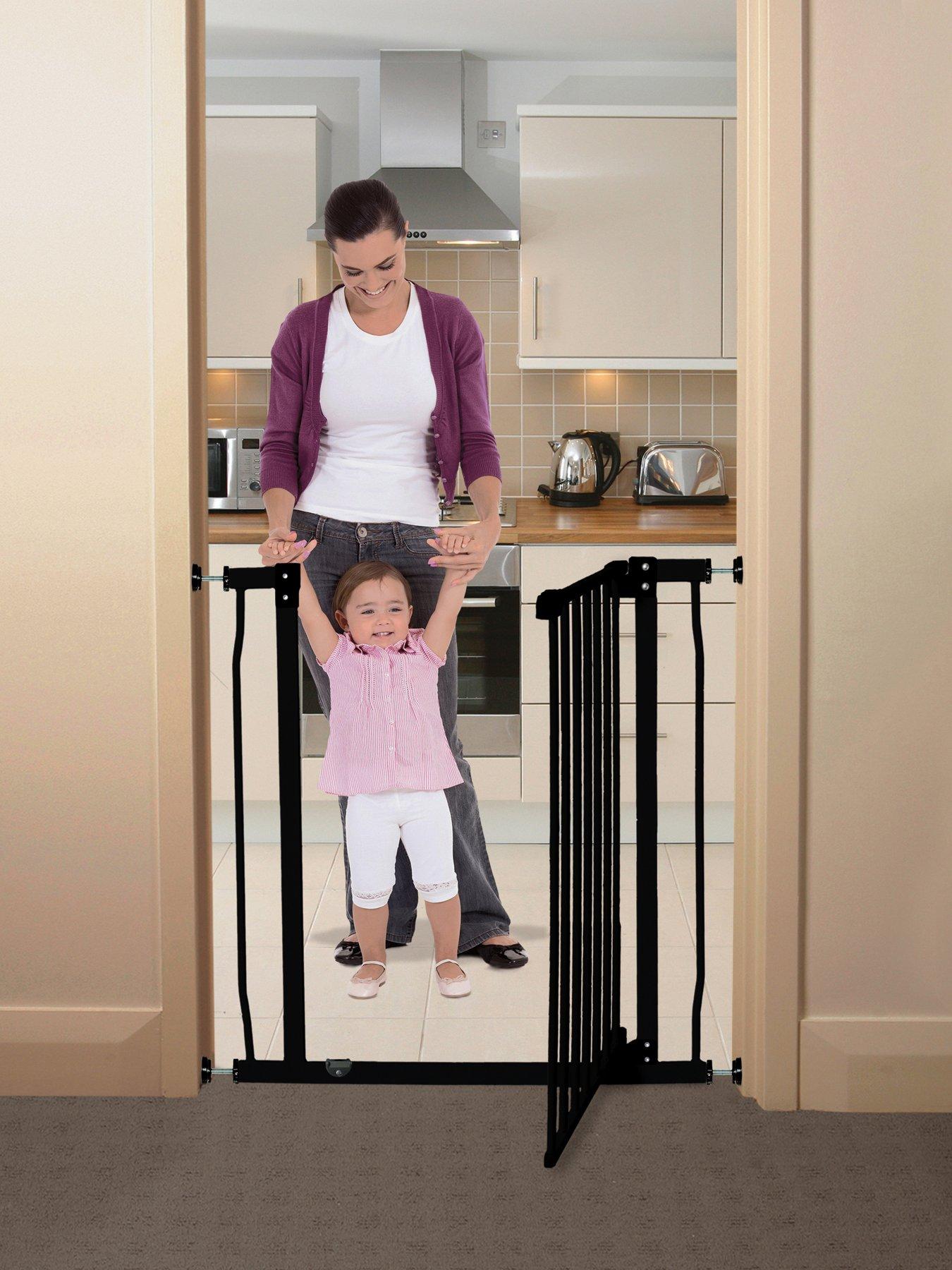 dreambaby-liberty-xtra-tall-gate-fits-75-81cm-height-93cm-blackmetalstillFront