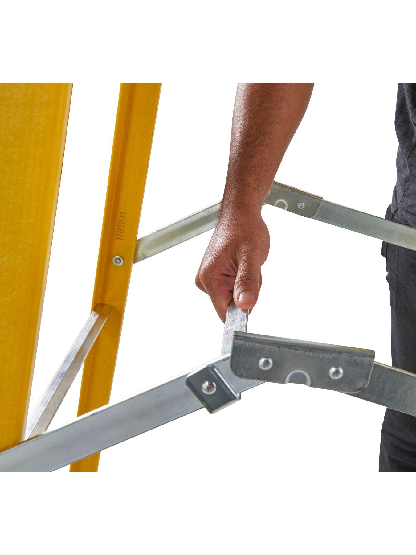Image 6 of 7 of Werner Werner Fibreglass 6 tread Stepladder