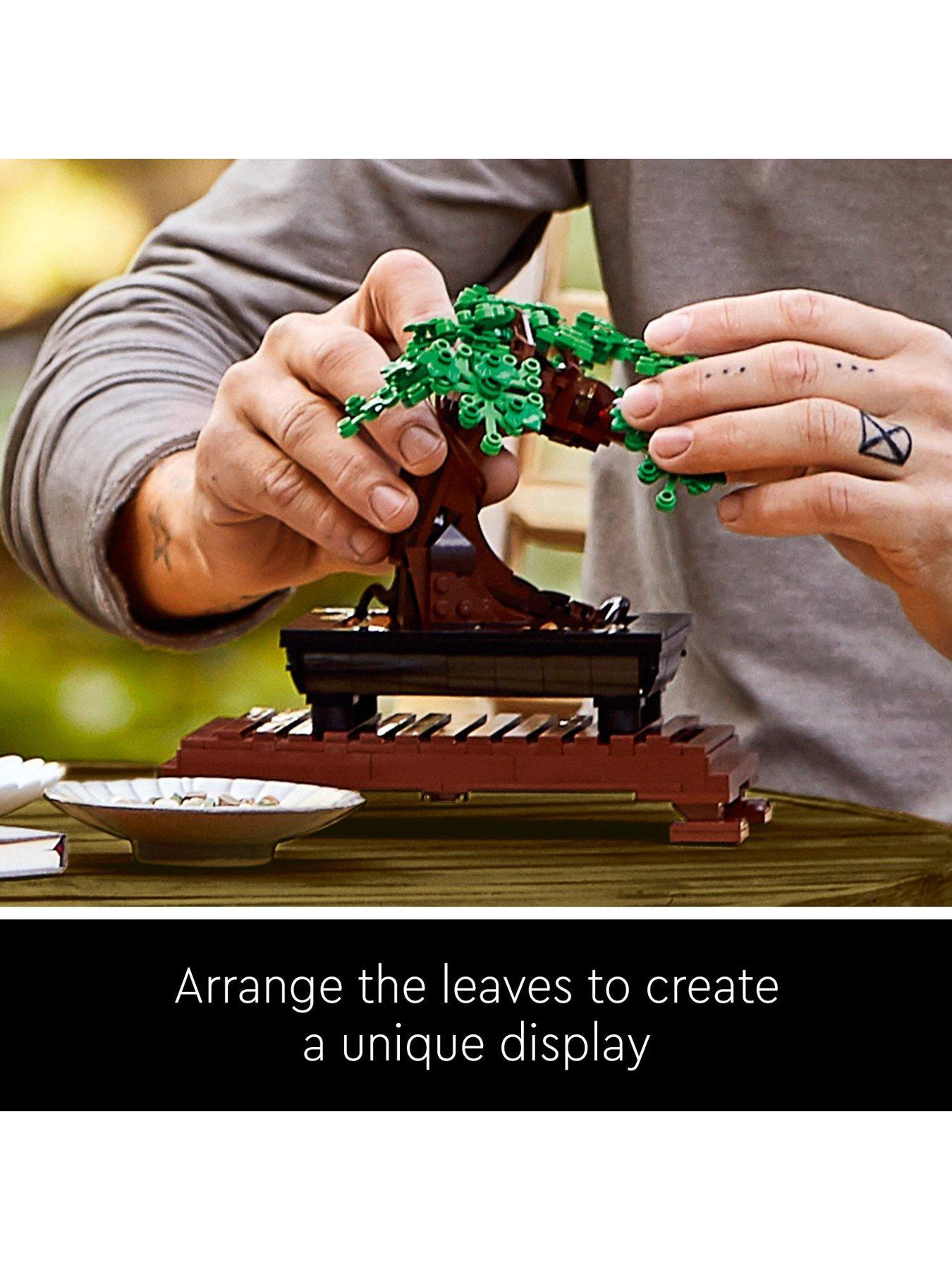 lego-botanical-botanicals-bonsai-tree-10281outfit