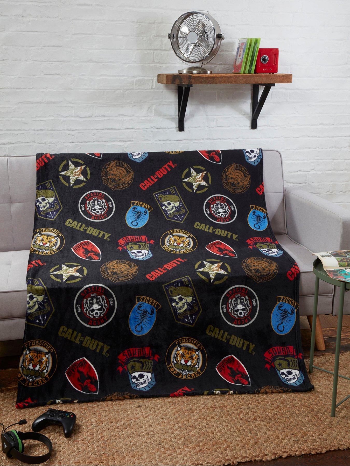 Image of Call of Duty Badges Fleece Blanket - Multi