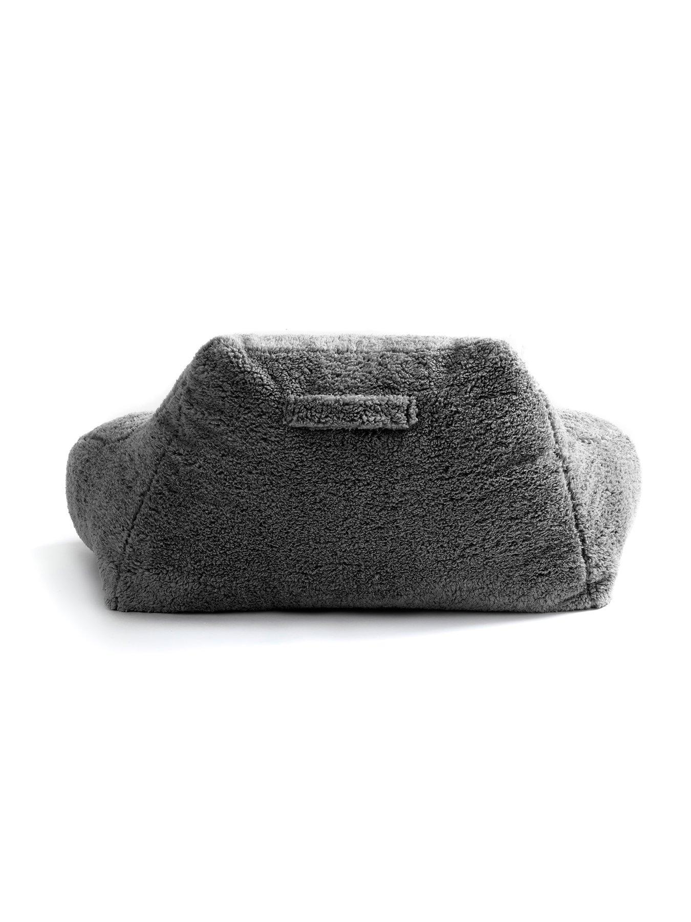 very-home-fleece-cuddle-cushion-charcoaloutfit