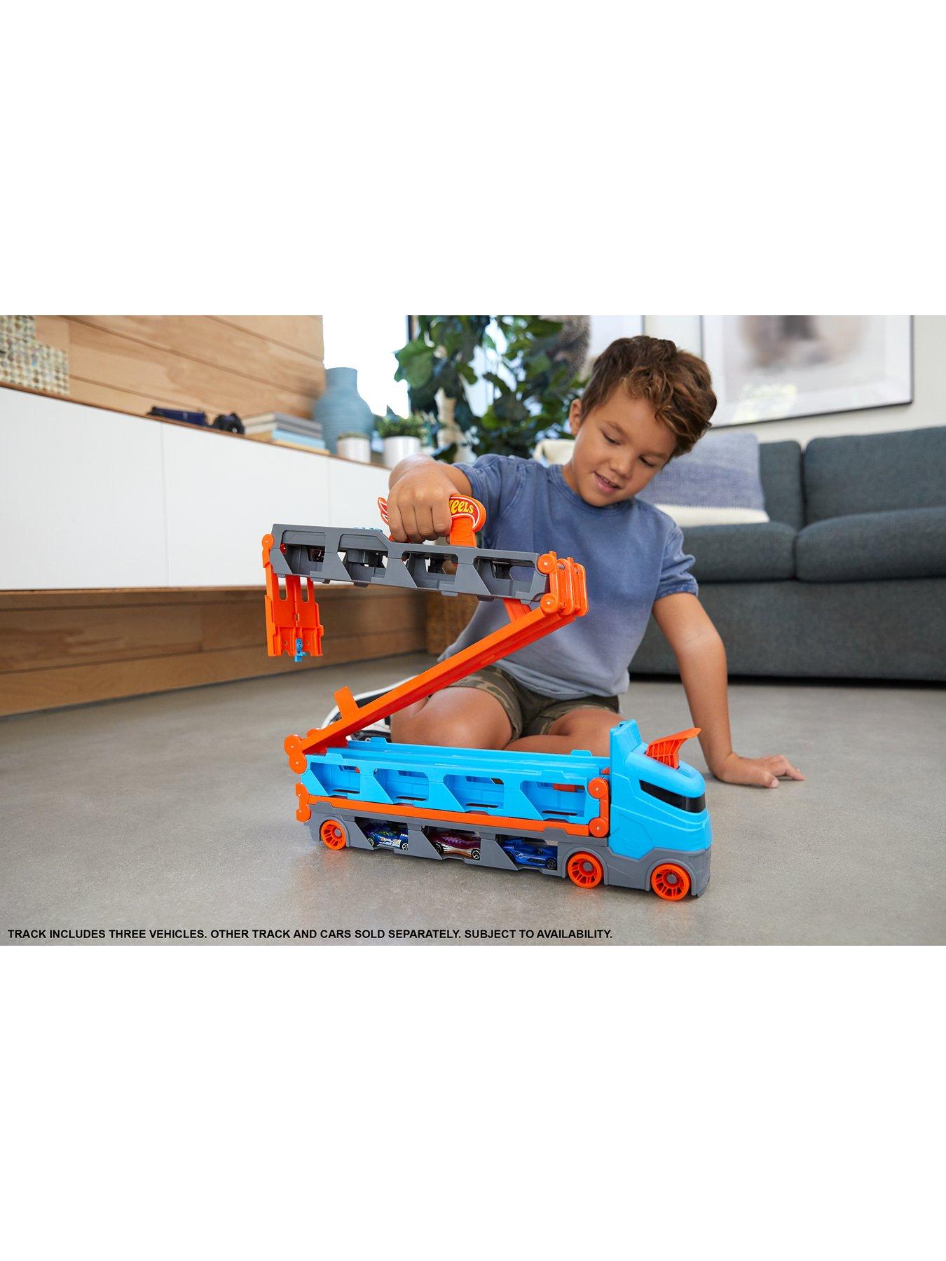 Image 6 of 8 of Hot Wheels Speedway Hauler Carrier with 3 Toy Cars