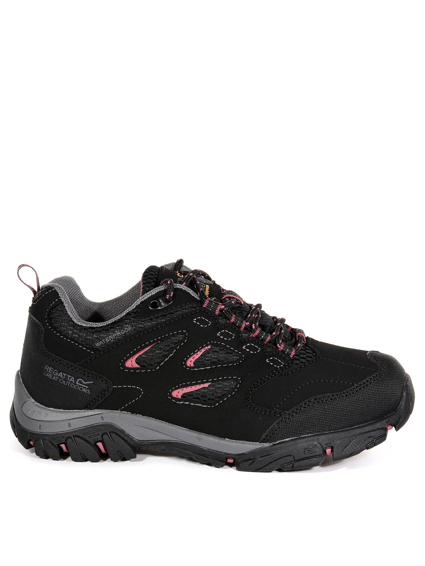 regatta-lady-holcombe-iep-low-walking-shoe-blackredstillFront