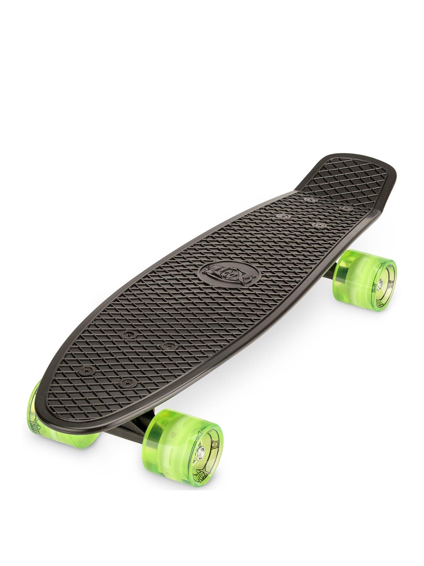 xootz-22-skateboard-with-led-wheels-blackfront