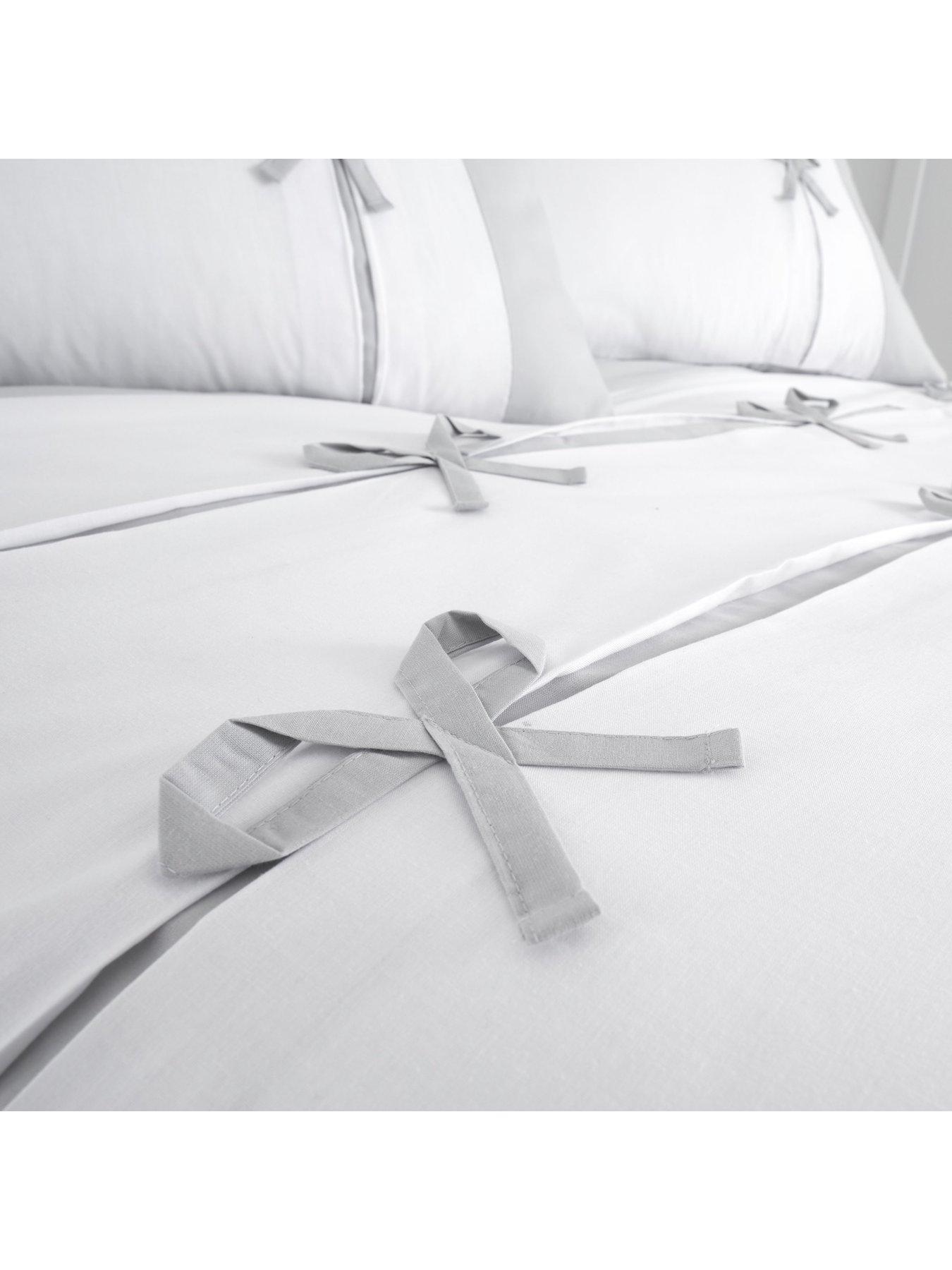 Image 5 of 6 of Catherine Lansfield Milo Bow Duvet Cover Set - White