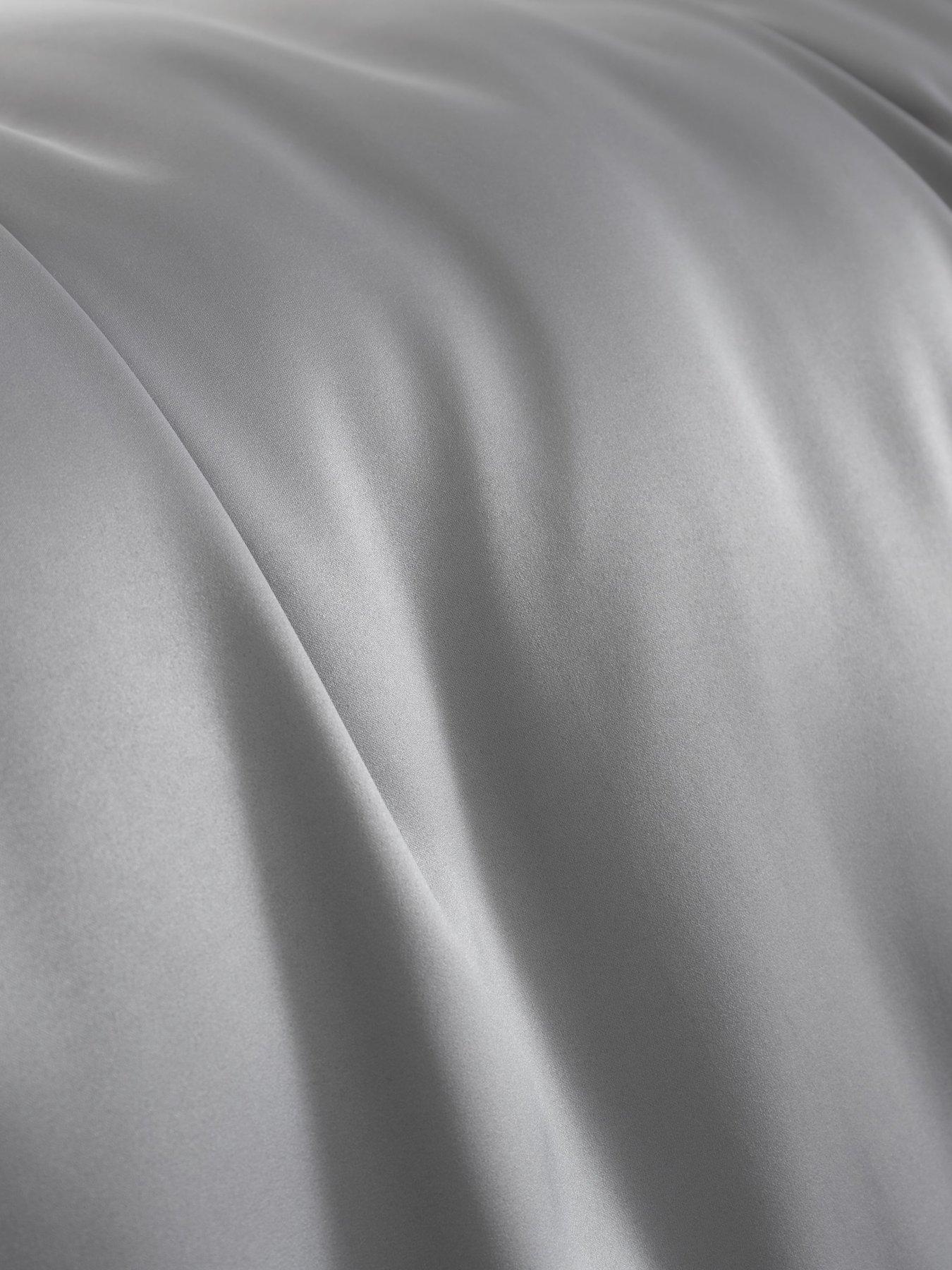 catherine-lansfield-silky-soft-satin-duvet-cover-set-silver-greyoutfit