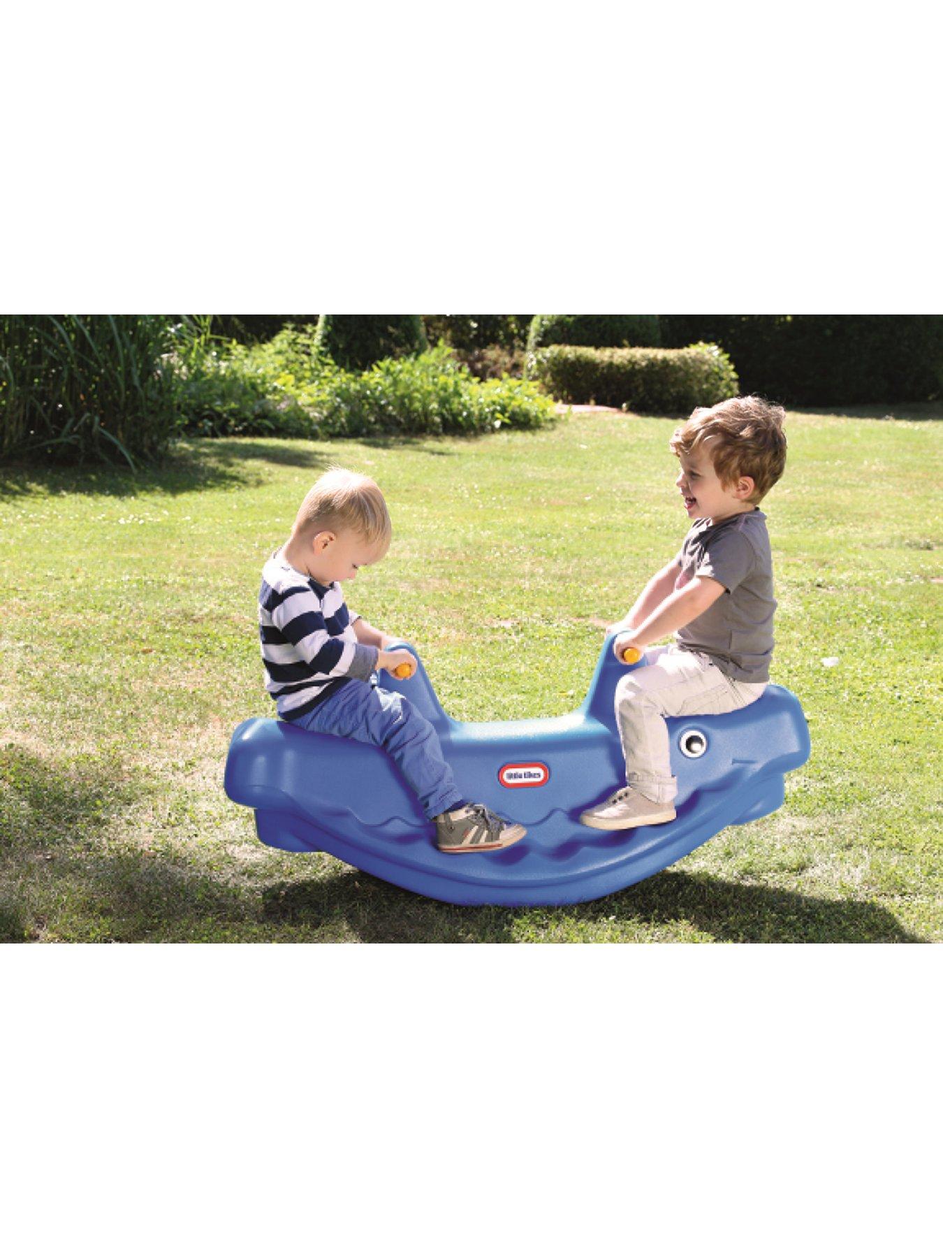 little-tikes-whale-teeter-totter-blueoutfit