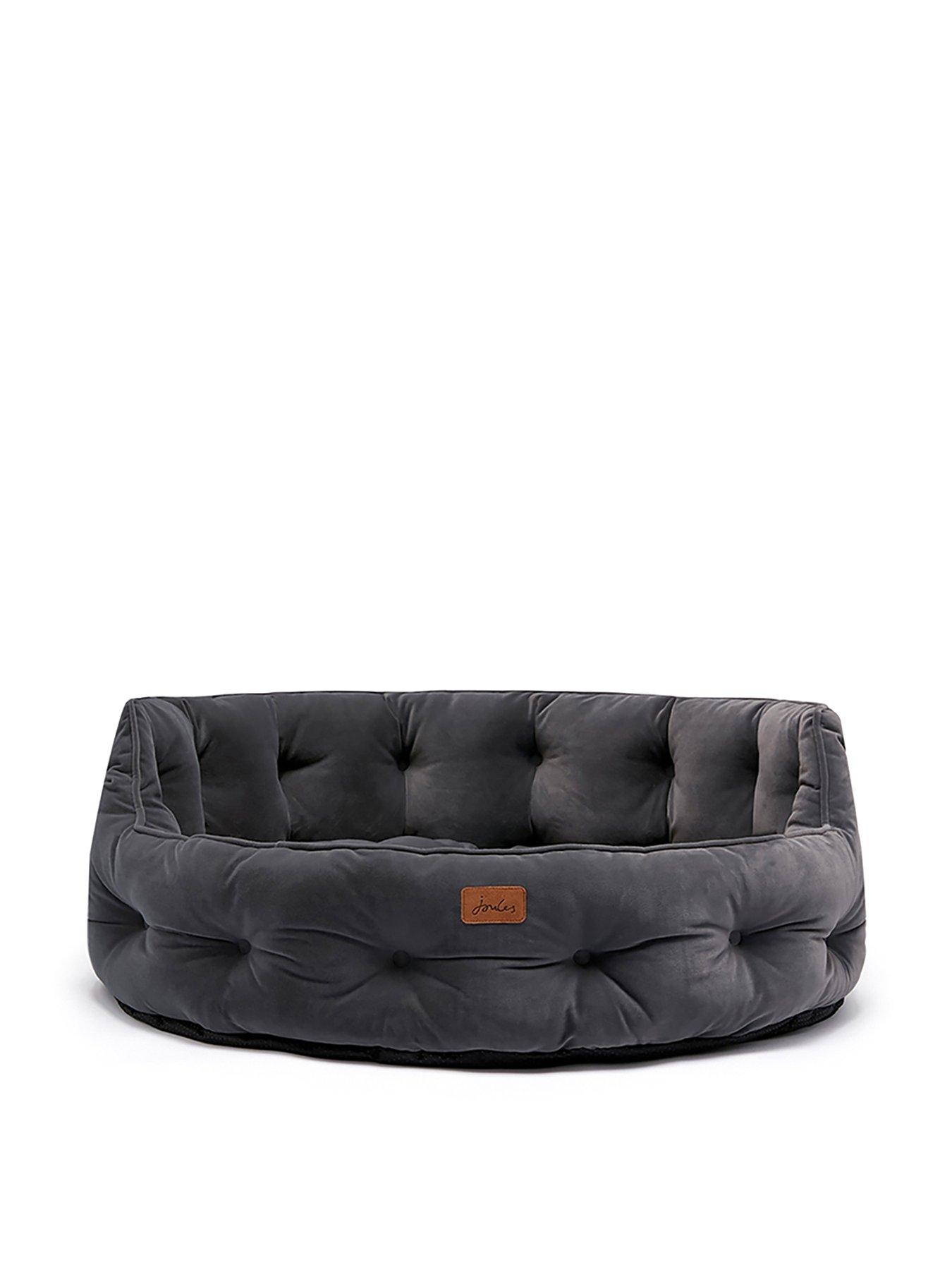 Joules Chesterfield Pet Bed - Large in One Colour
