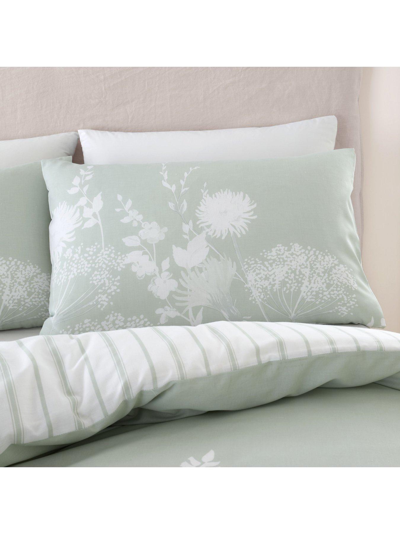 catherine-lansfield-meadowsweet-floral-duvet-covernbspset-greenback