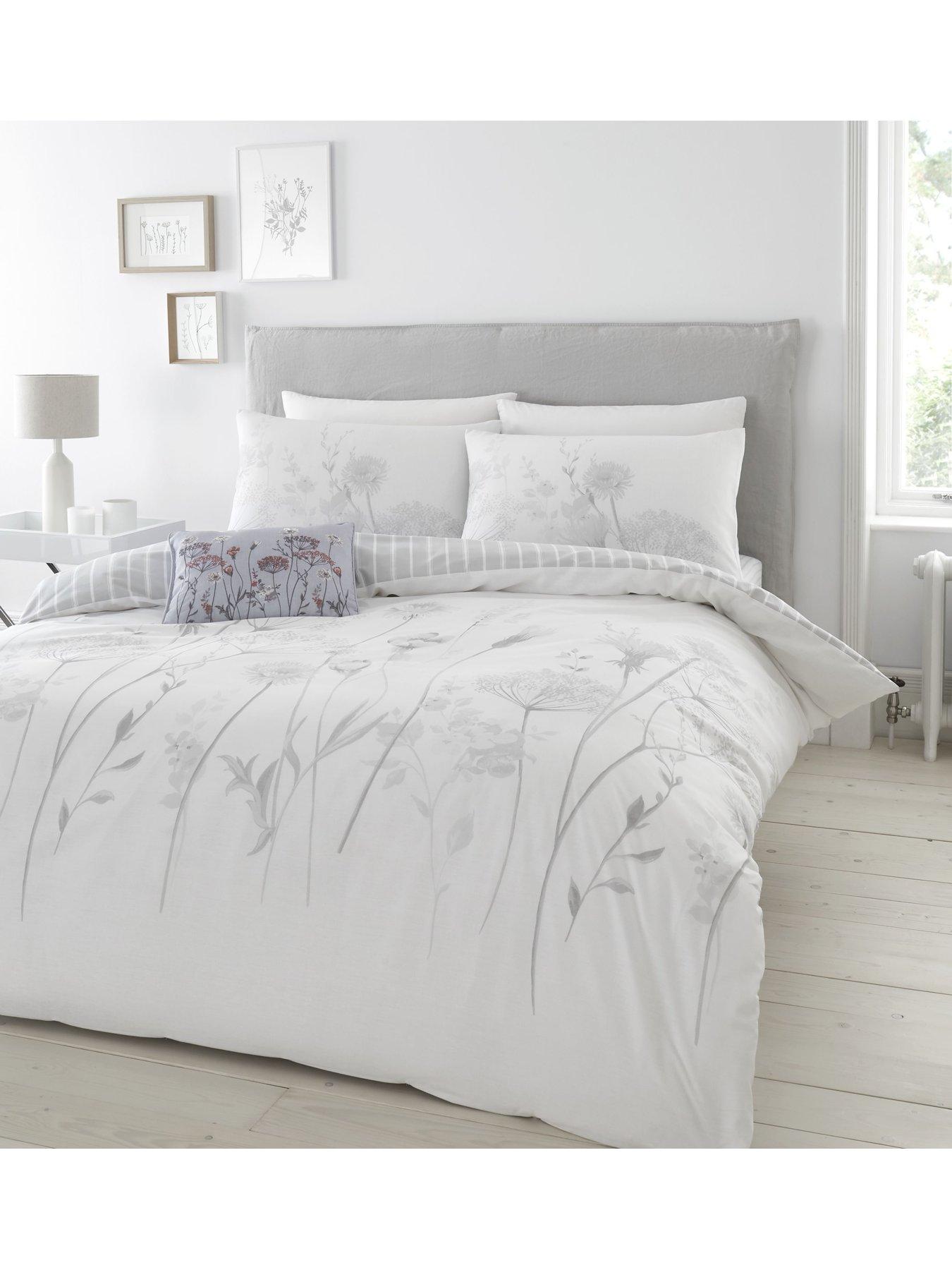 catherine-lansfield-meadowsweet-floral-duvet-covernbspset-white