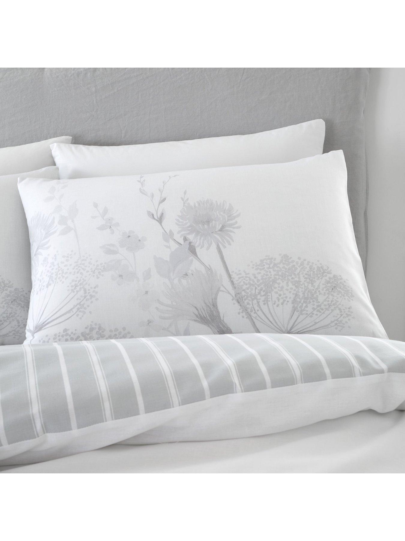 catherine-lansfield-meadowsweet-floral-duvet-covernbspset-whiteback