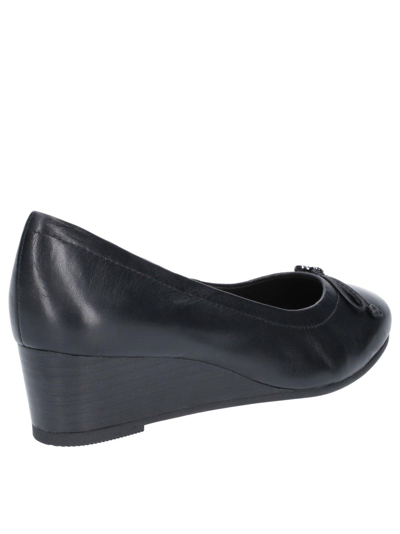 Hush puppies cheap wedge pumps