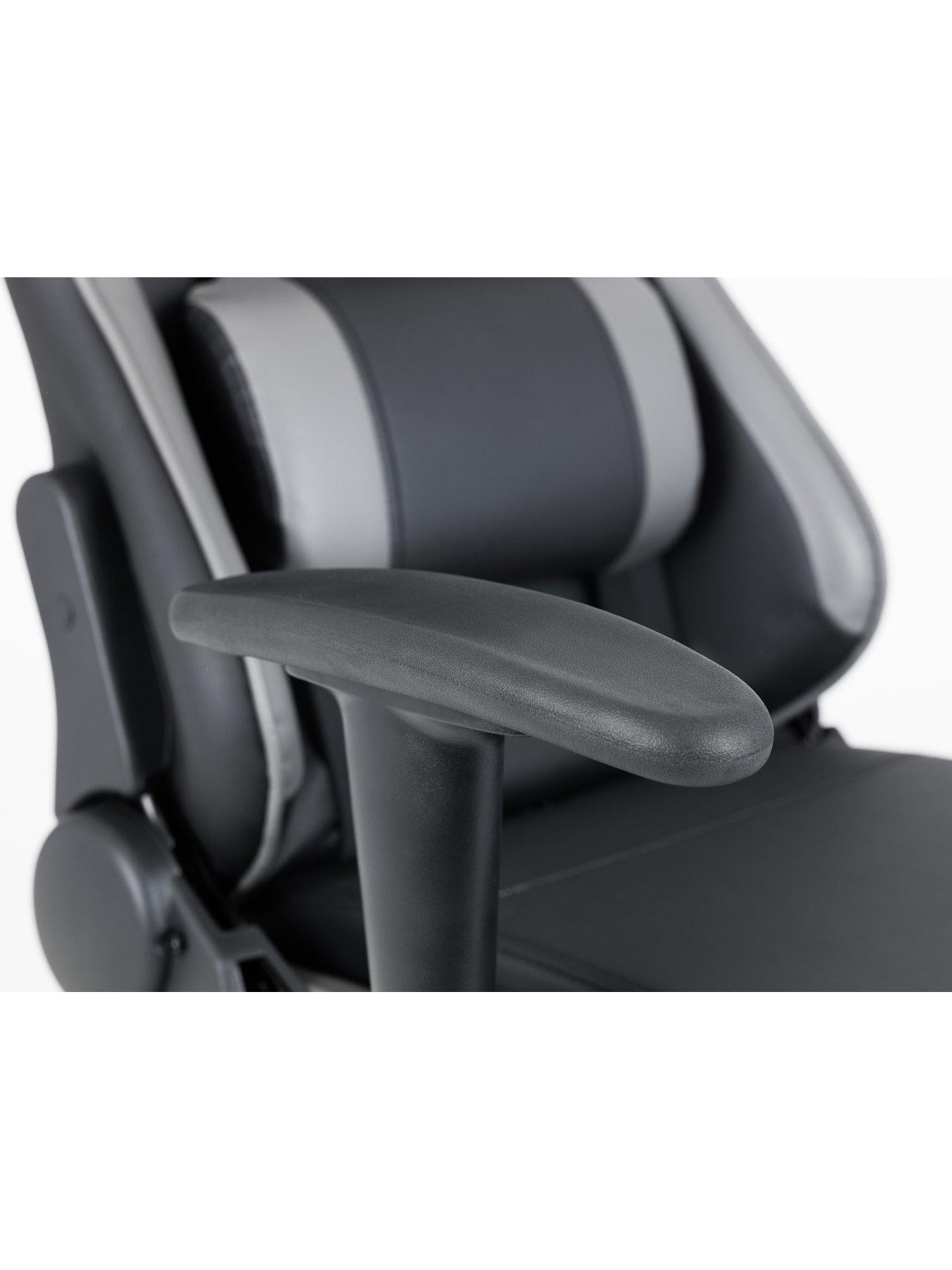 julian-bowen-comet-gaming-chairoutfit