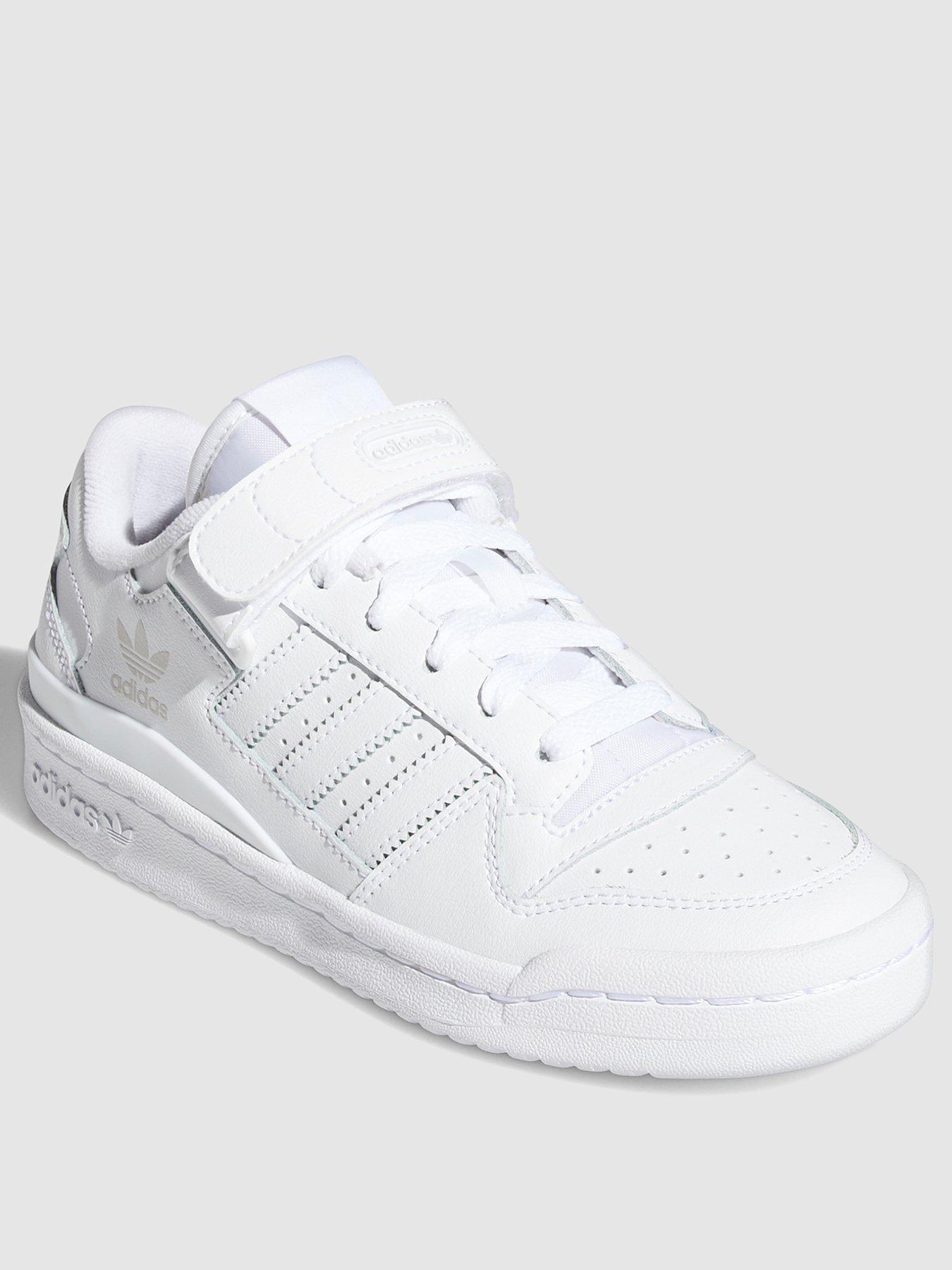 Cheap white hot sale trainers junior