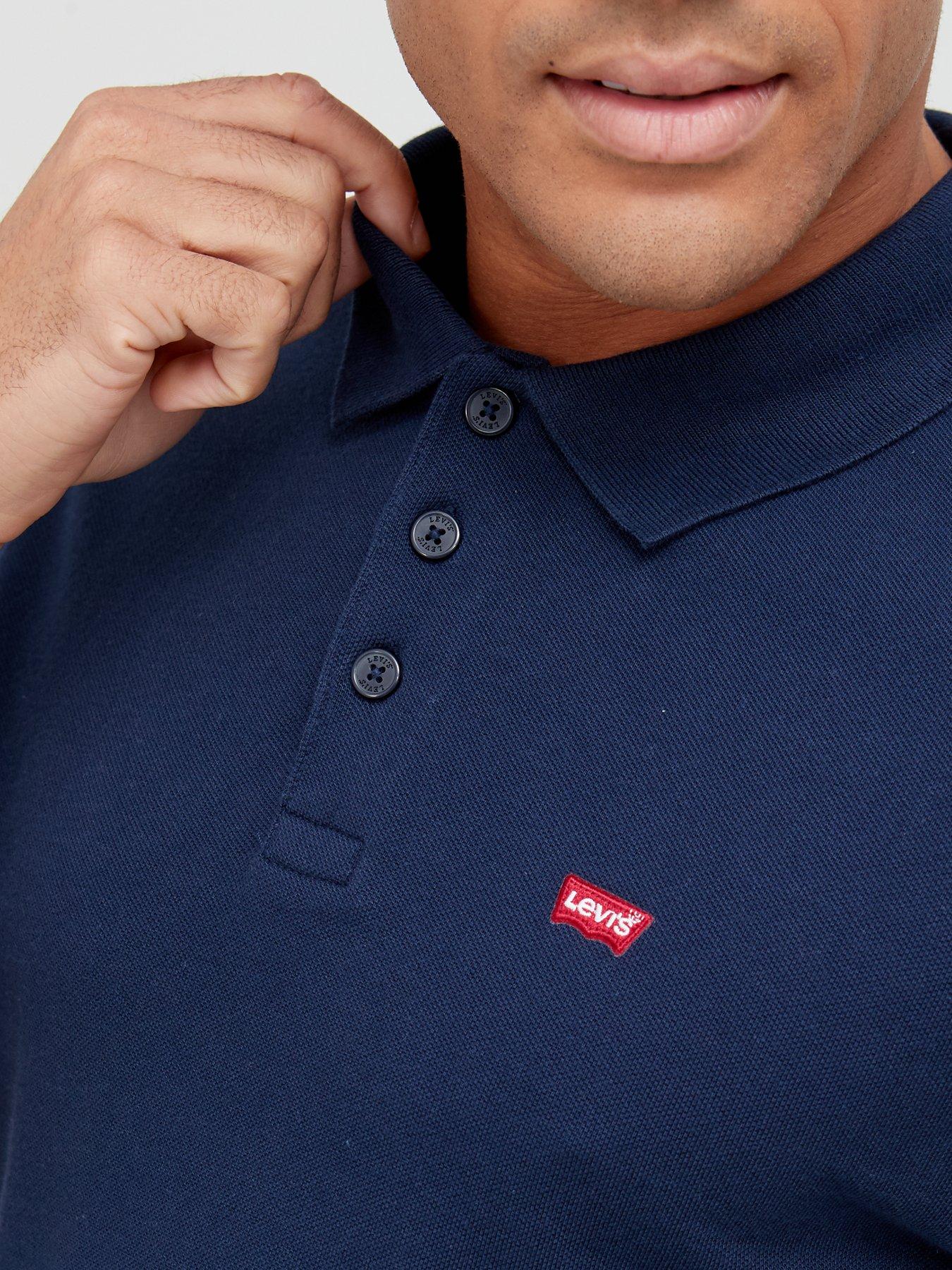 levis-embroidered-logo-polo-navyoutfit