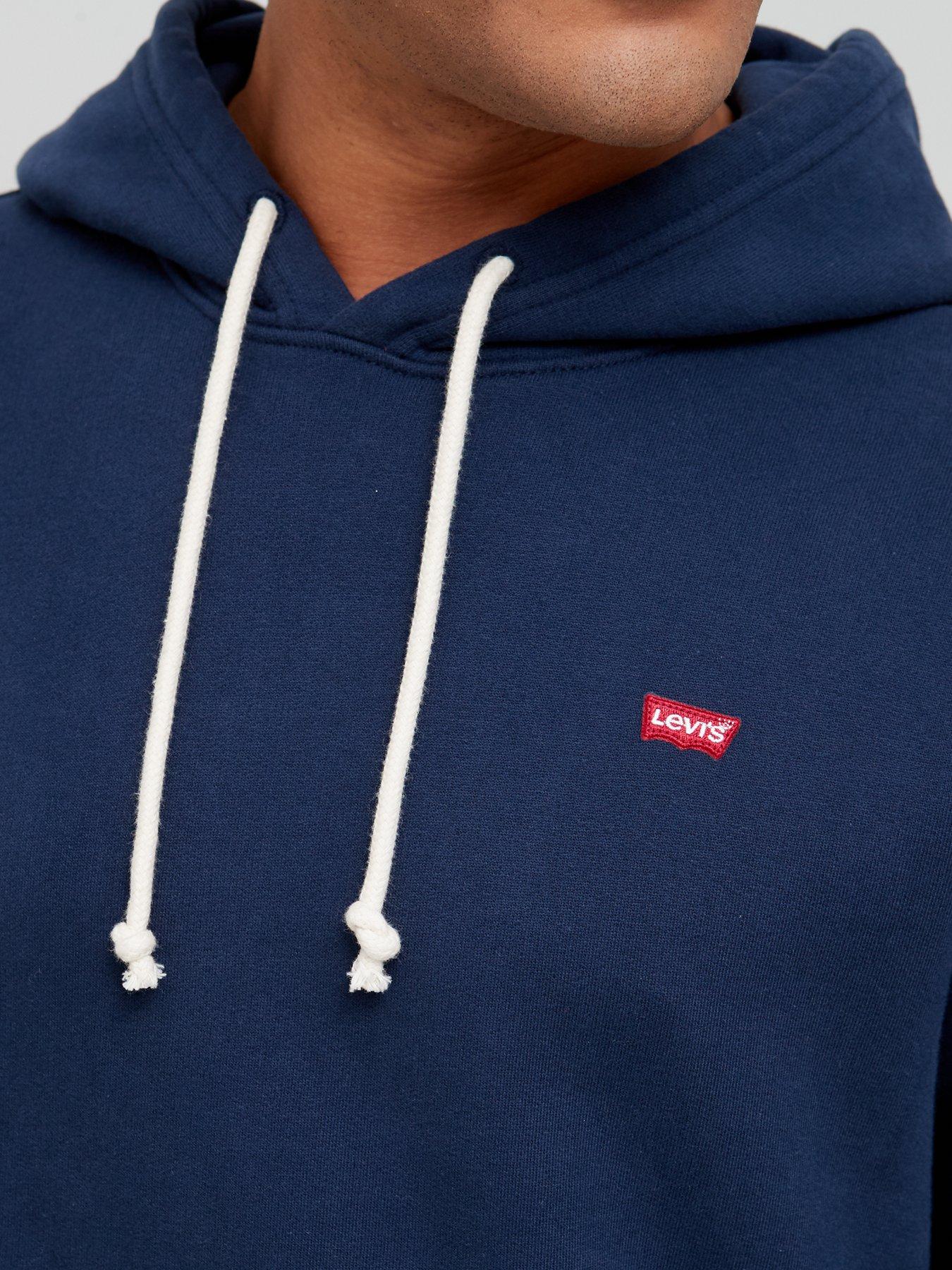 levis-embroidered-logo-overhead-hoodie-navyoutfit